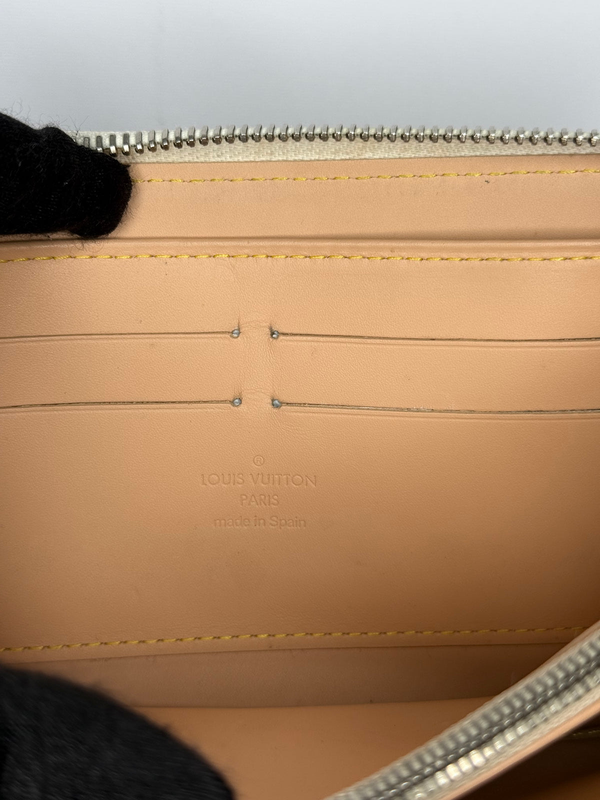 Louis Vuitton x Murakami White Monogram Multicolore Canvas Zippy Wallet