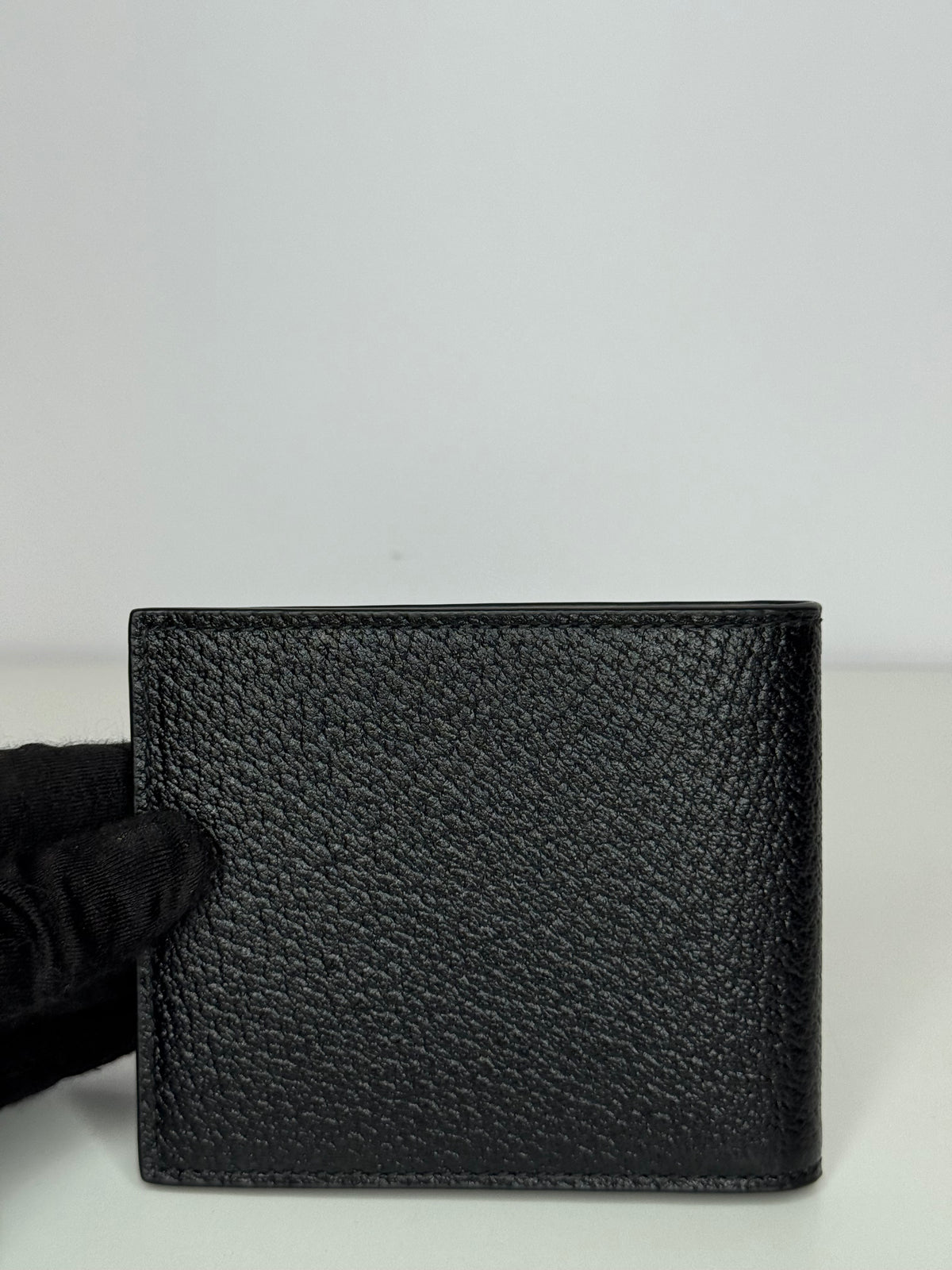 Gucci Men's G-detail Black Leather Wallet