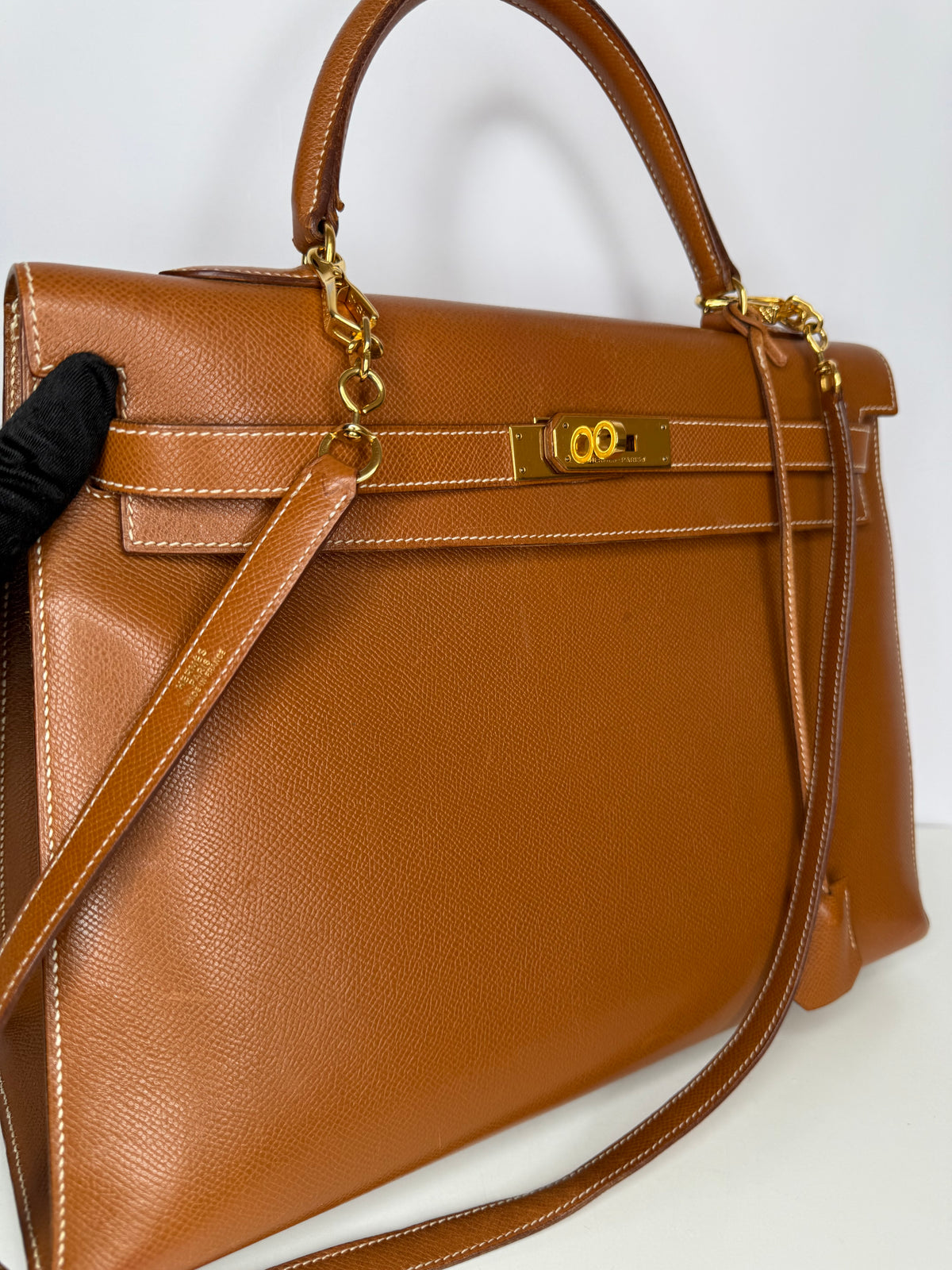 Hermès Kelly 35 Vintage Gold Courchevel Retourne Sellier Gold Hardware
