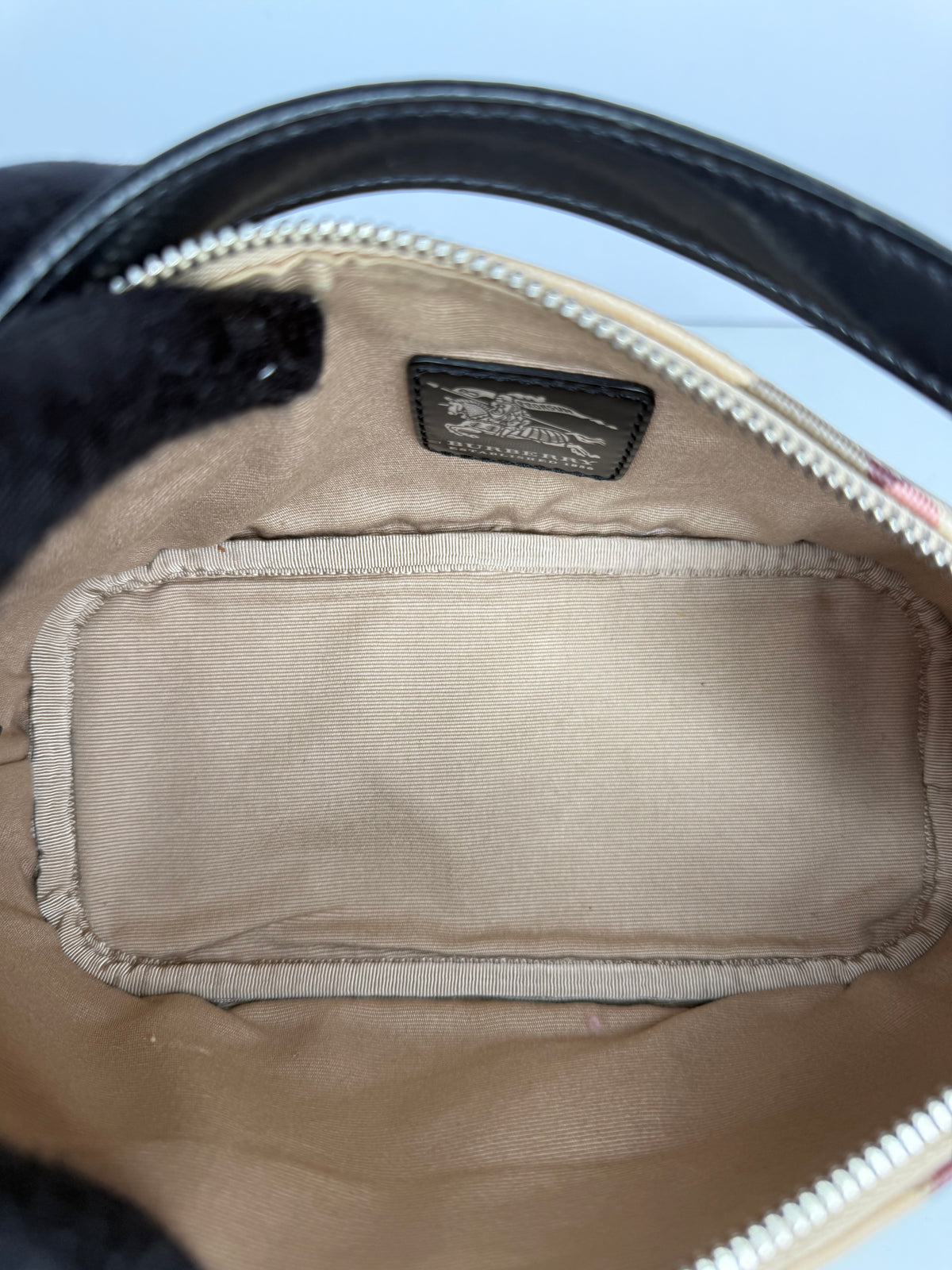 Burberry Nova Check Mini Boat Pochette Black Patent Leather (2)