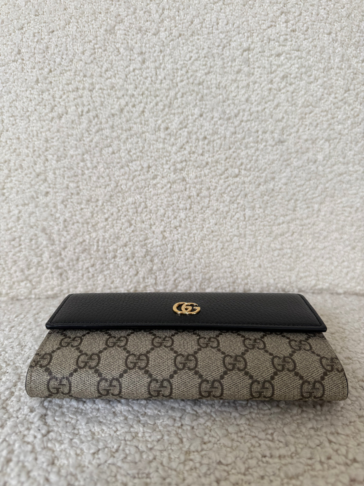 Gucci GG Marmont Beige/Black Bi-Color Leather Continental Wallet