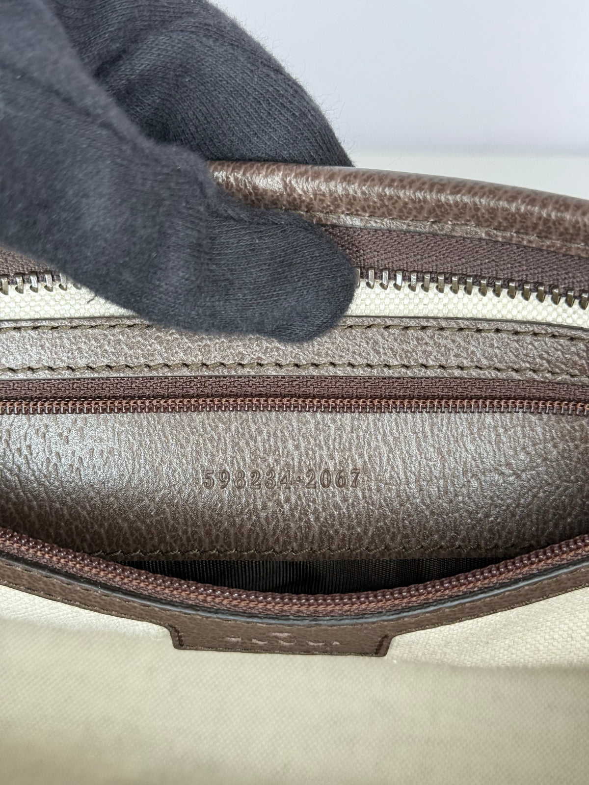 Gucci GG Supreme Canvas Web Ophidia Pouch