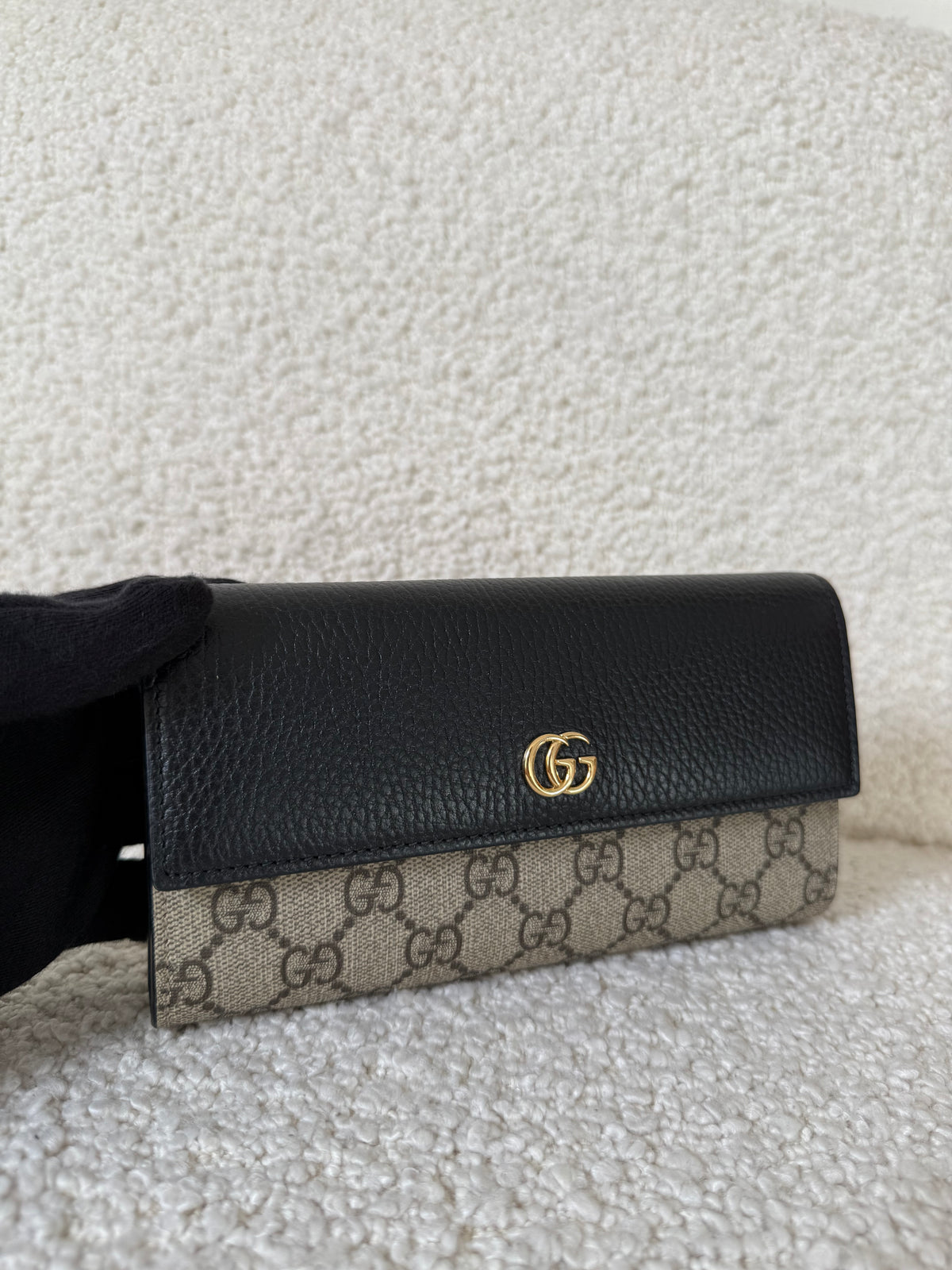 Gucci GG Marmont Beige/Black Bi-Color Leather Continental Wallet