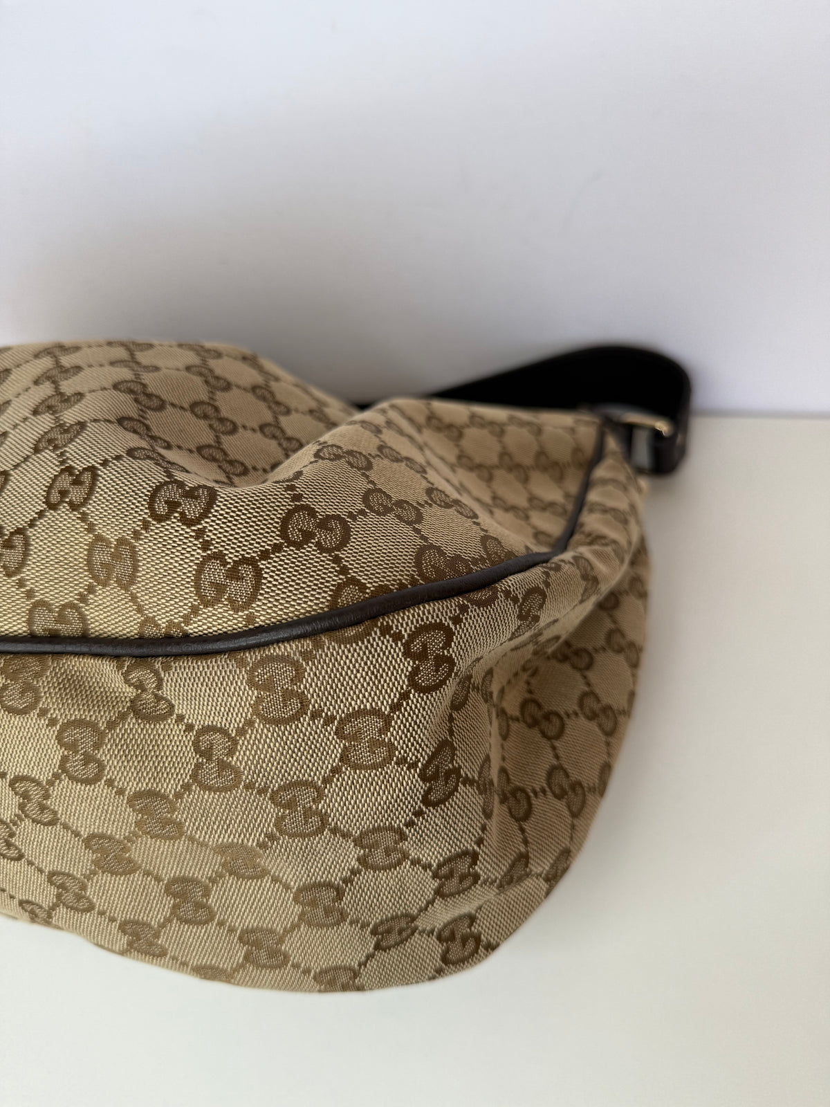 Gucci GG Canvas Medium Sukey Hobo Bag