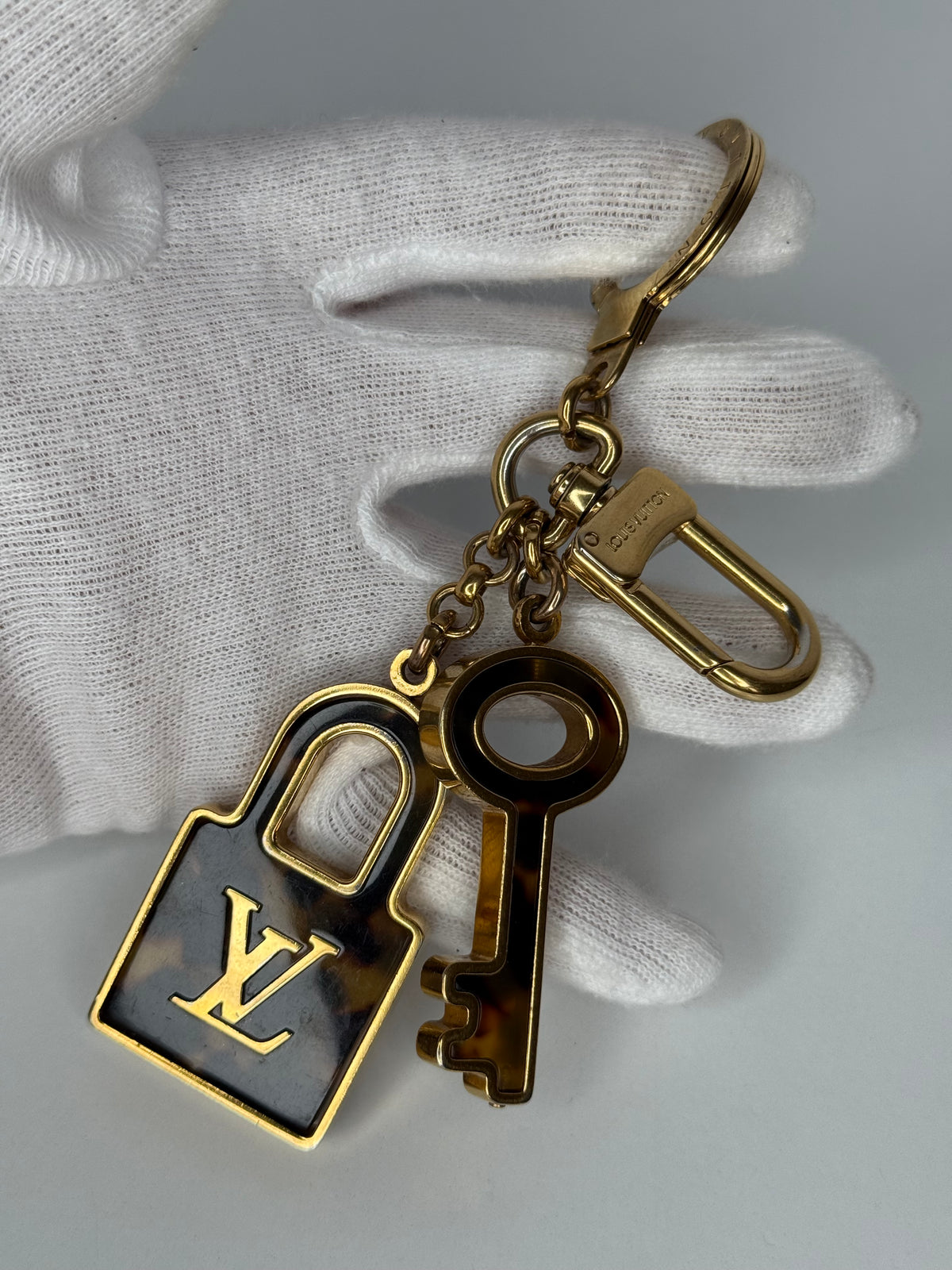 Louis Vuitton Porte-Clés Confidence Bag Charm