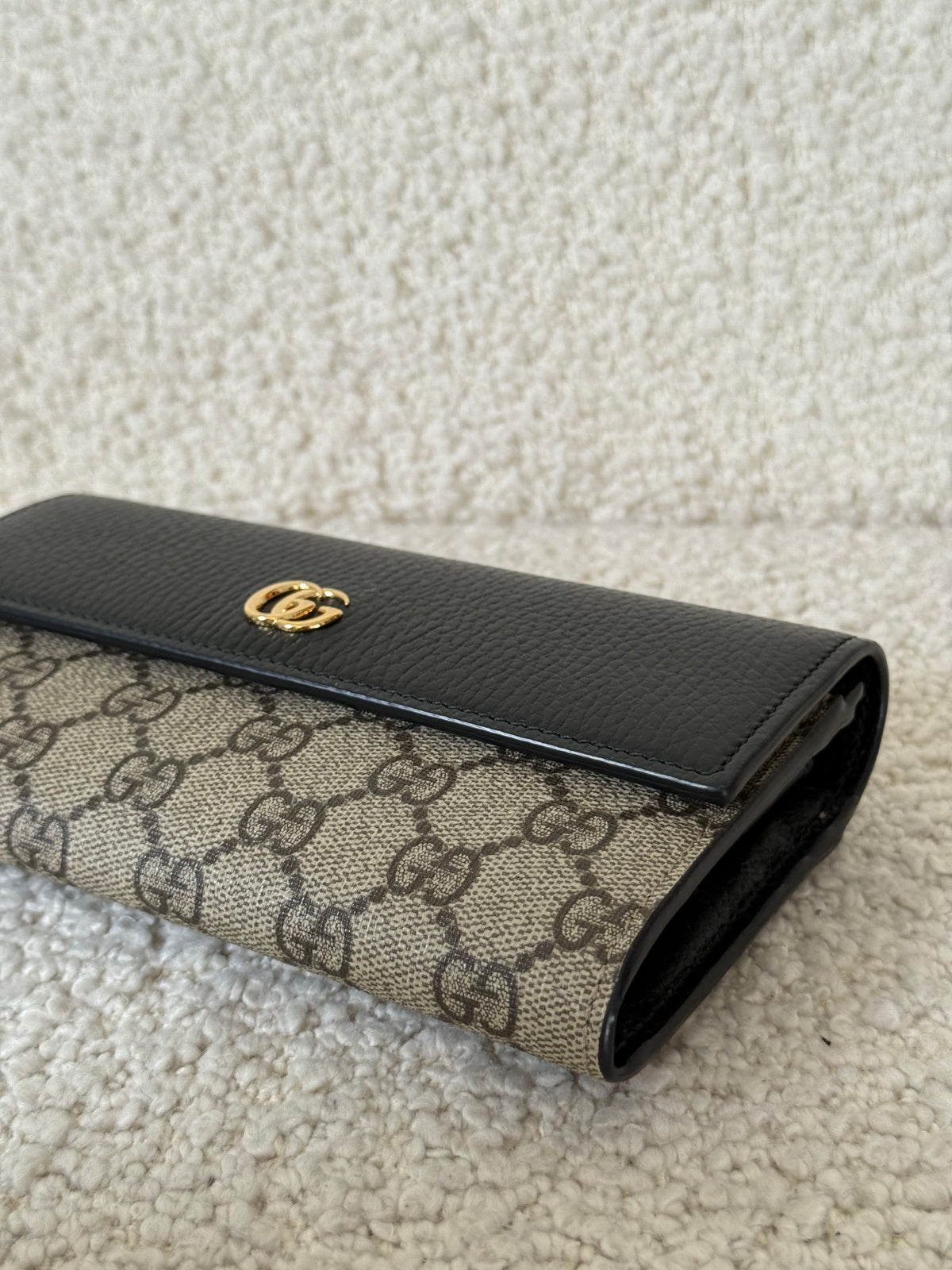 Gucci GG Marmont Beige/Black Bi-Color Leather Continental Wallet