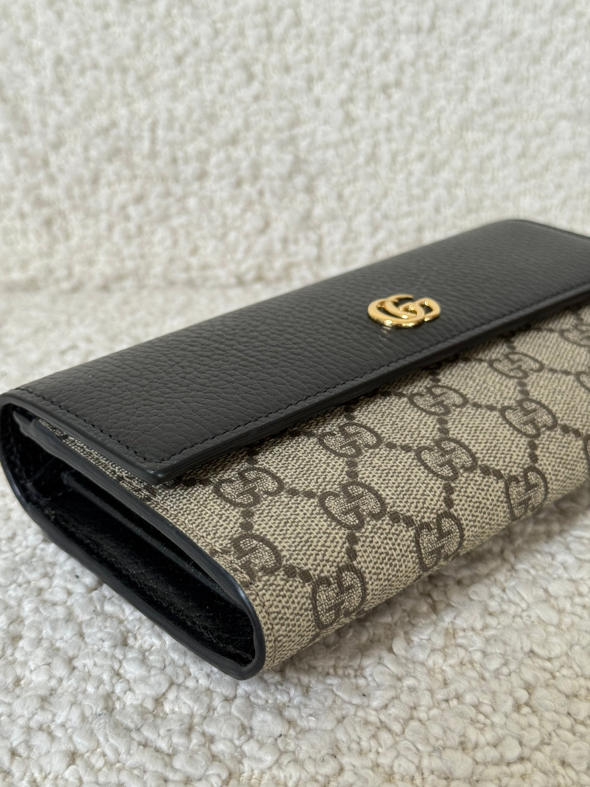 Gucci GG Marmont Beige/Black Bi-Color Leather Continental Wallet