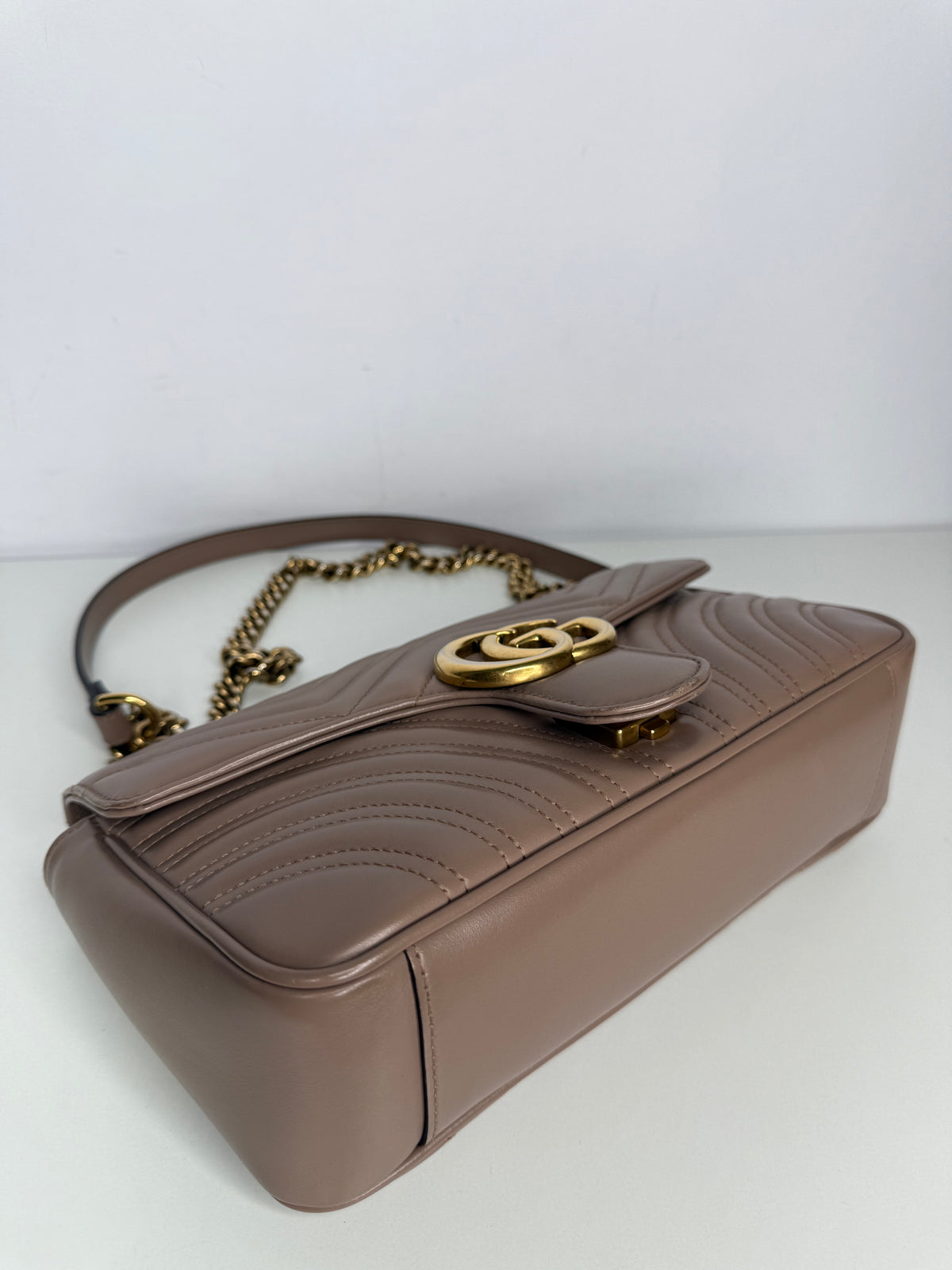 Gucci GG Marmont Small Matelassé Chevron Beige Leather