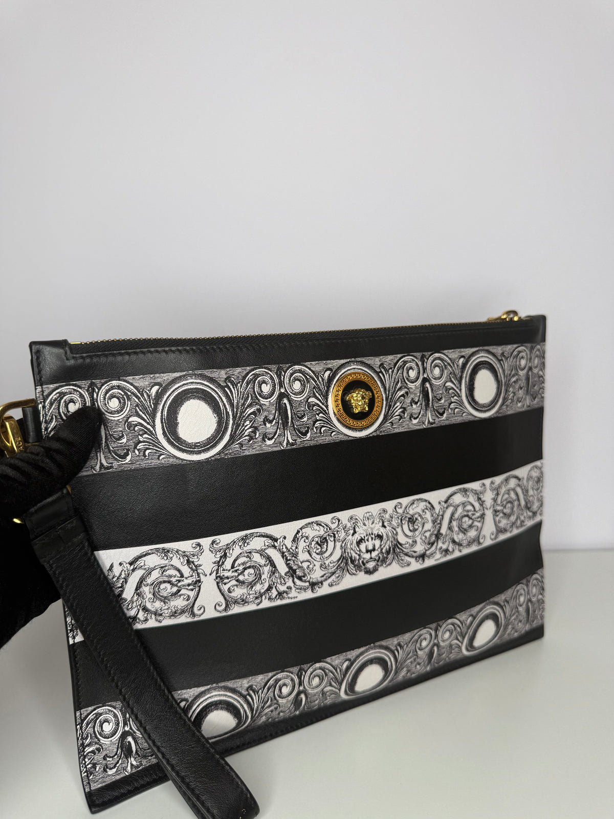 Versace La Medusa Envelope Clutch In Silver/Black Baroque Print