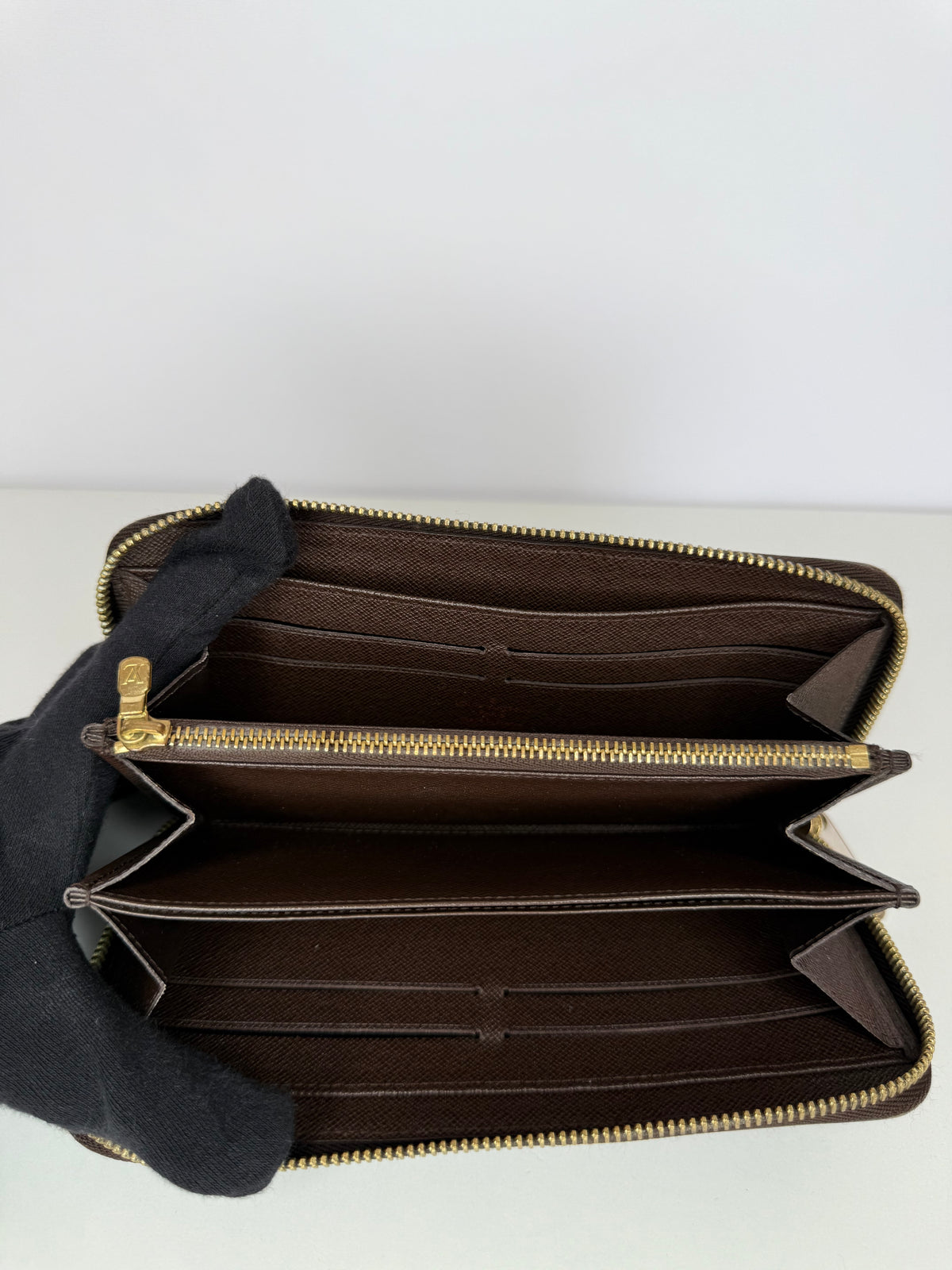Louis Vuitton Zippy Wallet Damier Ebene Canvas
