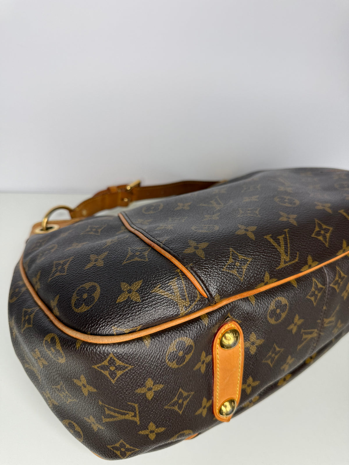 Louis Vuitton Galliera PM Monogram Canvas Hobo Bag