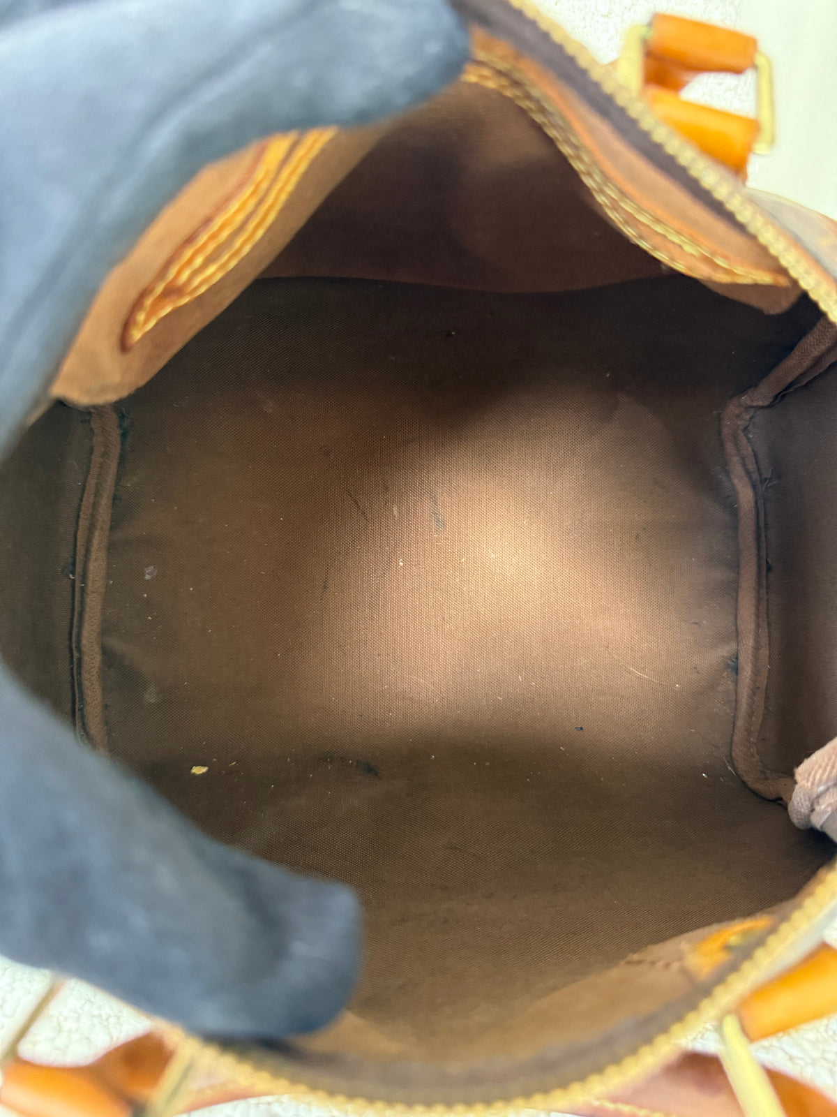 Louis Vuitton Speedy 25 Monogram Canvas