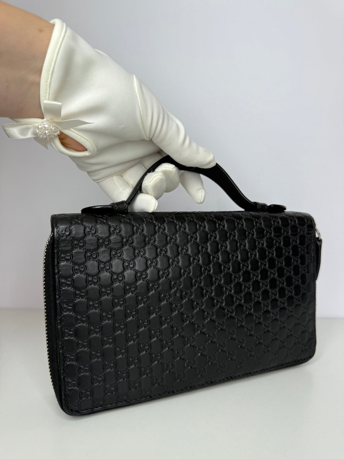 Gucci Men’s Black Microguccissima Long Zippy Organizer Wallet