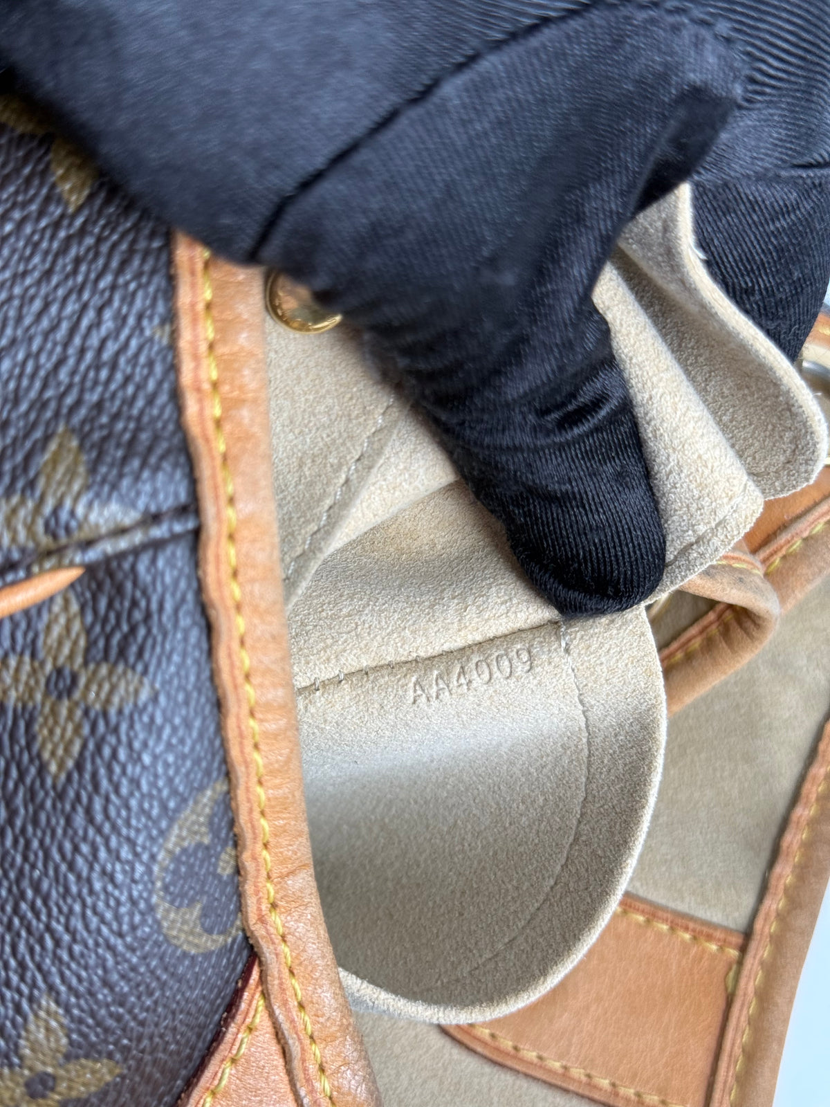 Louis Vuitton Galliera PM Monogram Canvas Hobo Bag