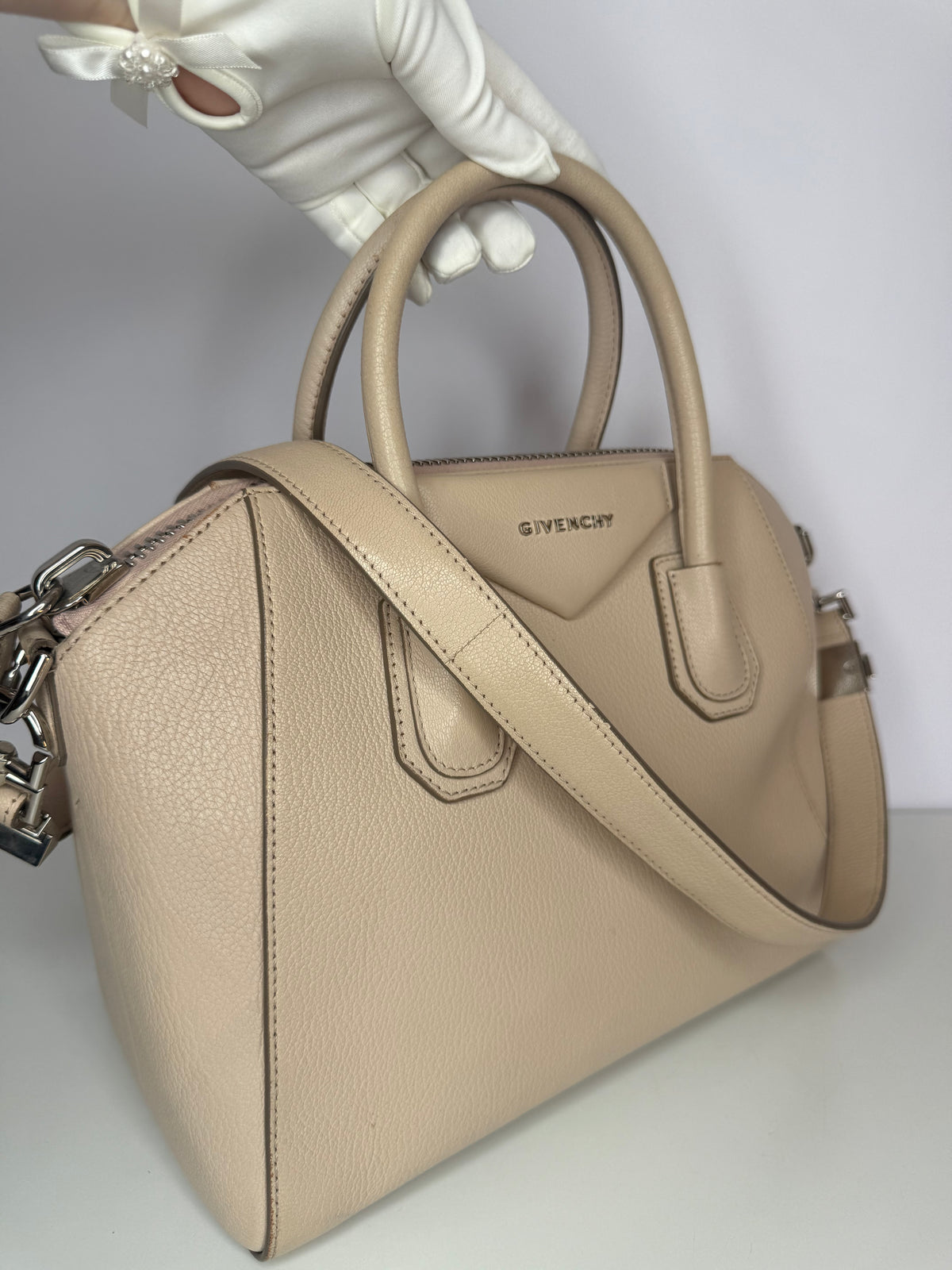 Givenchy Antigona Sugar Goatskin Small Light Beige