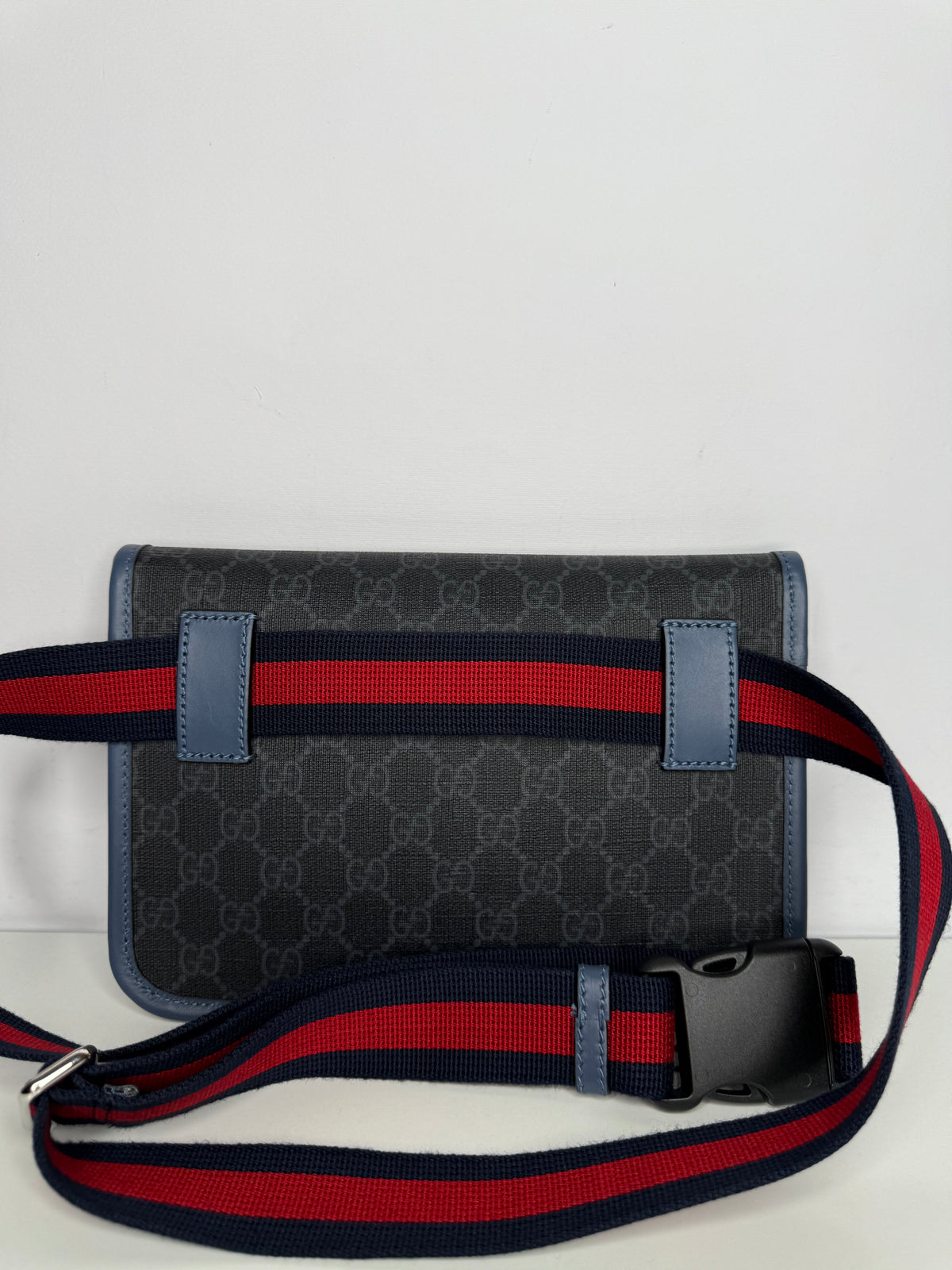 Gucci Men’s Black/Grey GG Supreme Monogram Web Slim Belt Bag