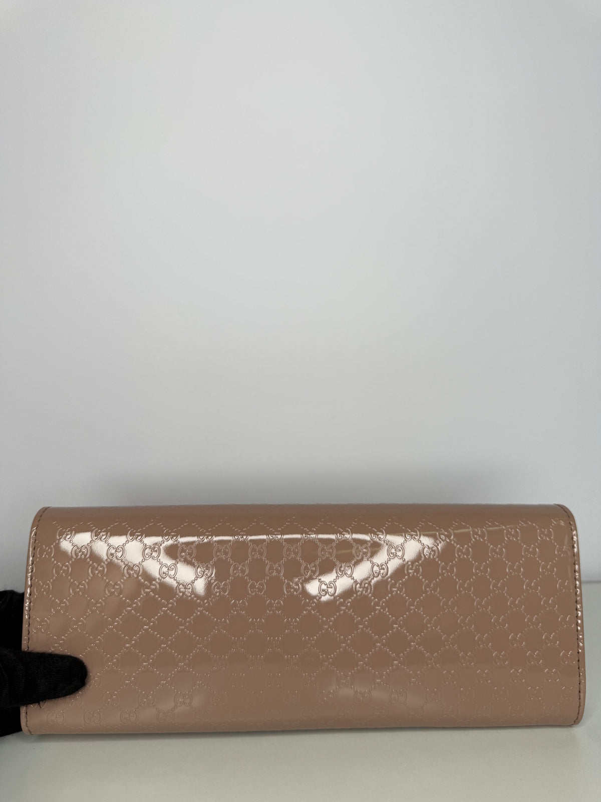 Gucci Beige Microguccissima Patent Leather Broadway Clutch
