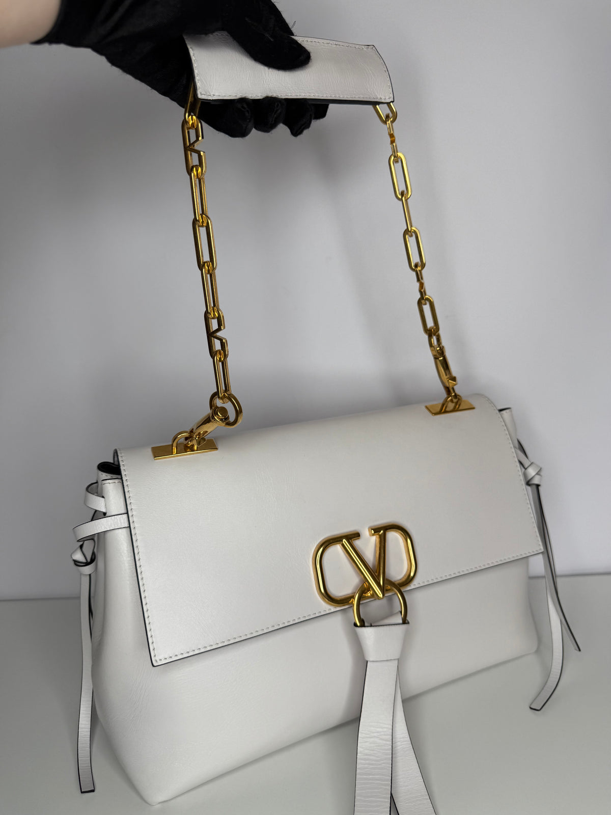 Valentino Garavani V-Ring Chain Shoulder Bag in White Pebbled Calfskin