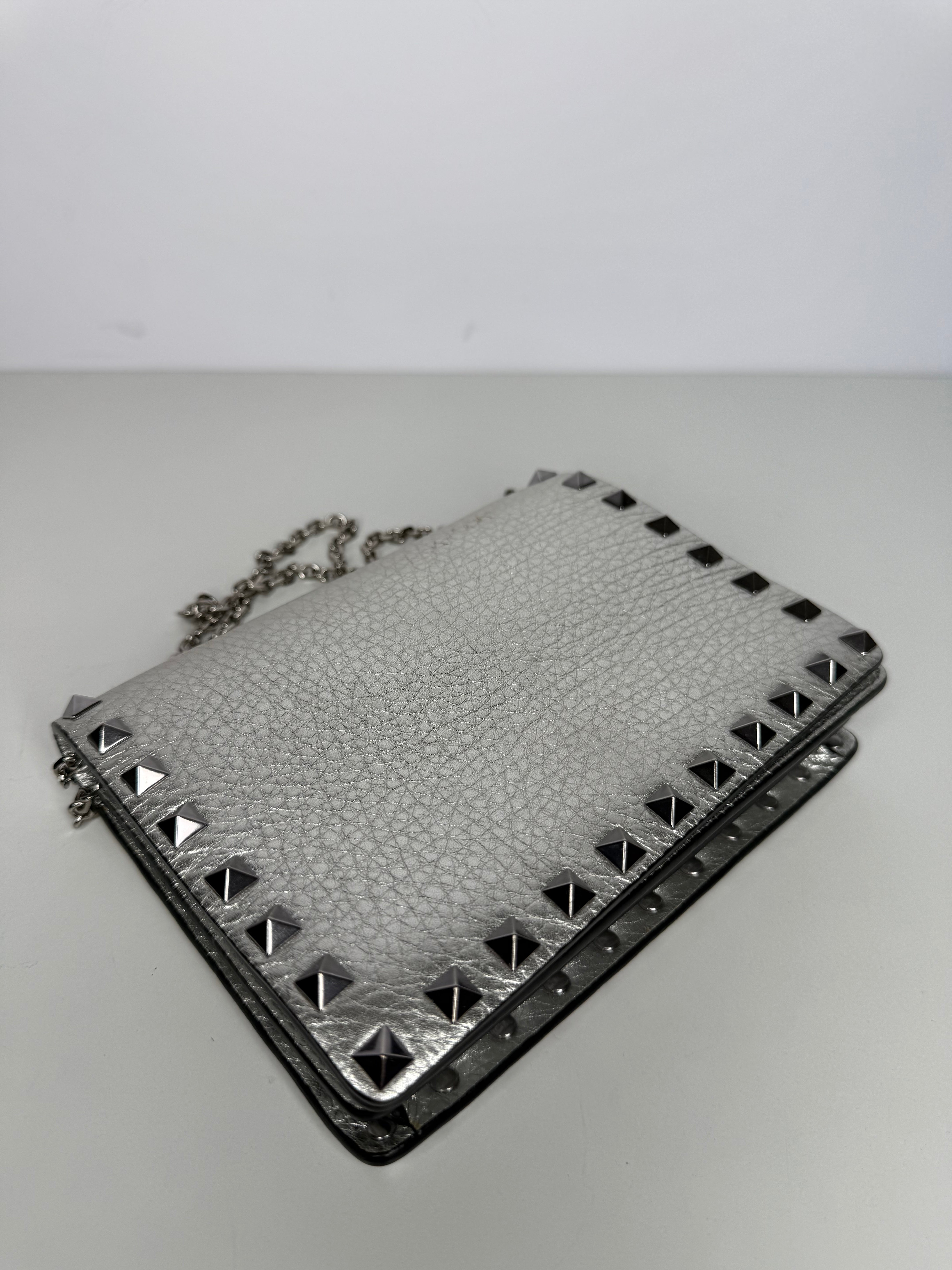 Valentino Garavani Rockstud Metallic Crackled Leather Clutch Bag