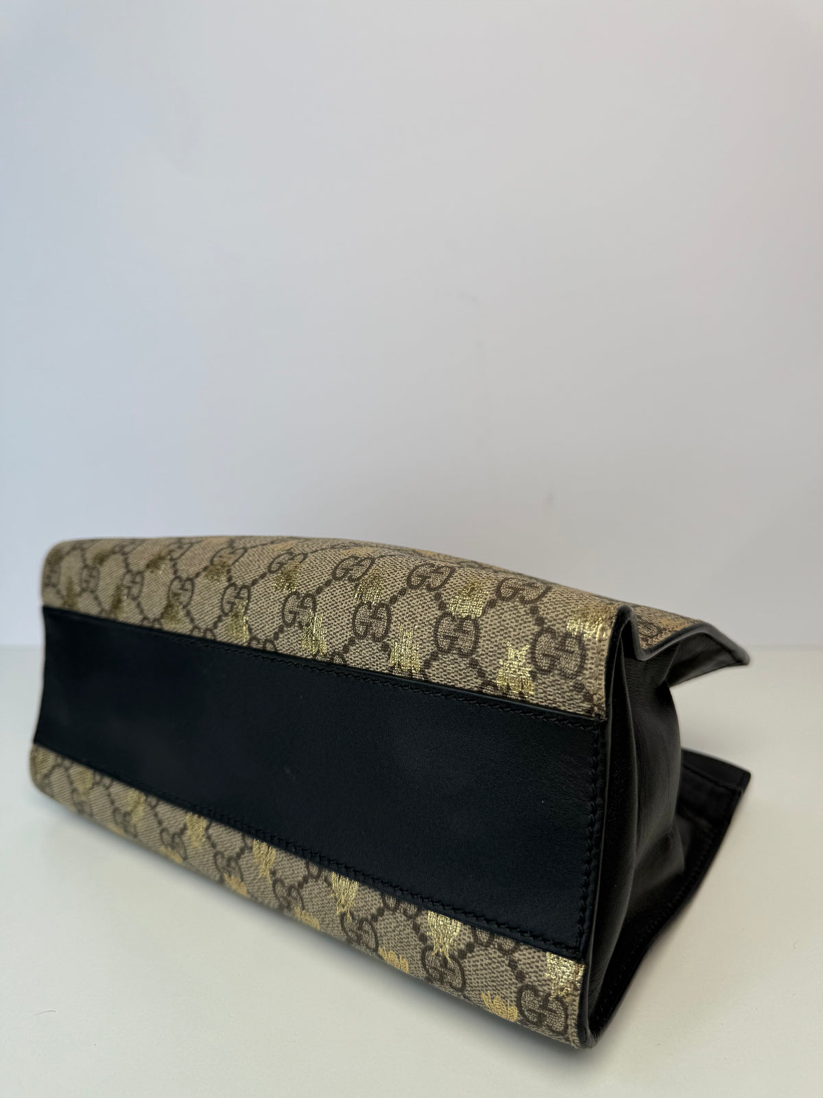 Gucci Neutral Padlock GG Supreme Canvas With Gold Bees Print