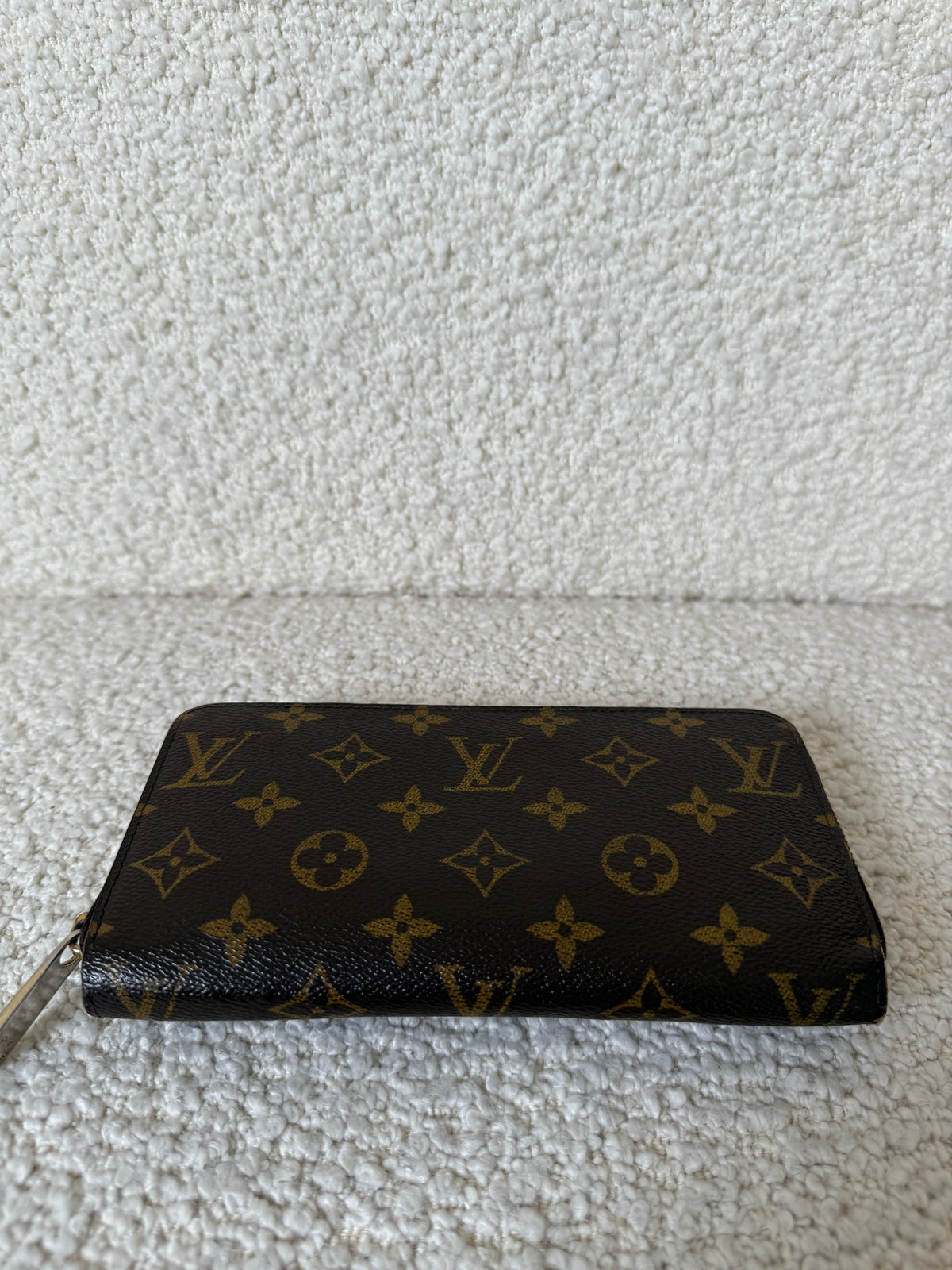 Louis Vuitton Monogram Canvas Zippy Wallet