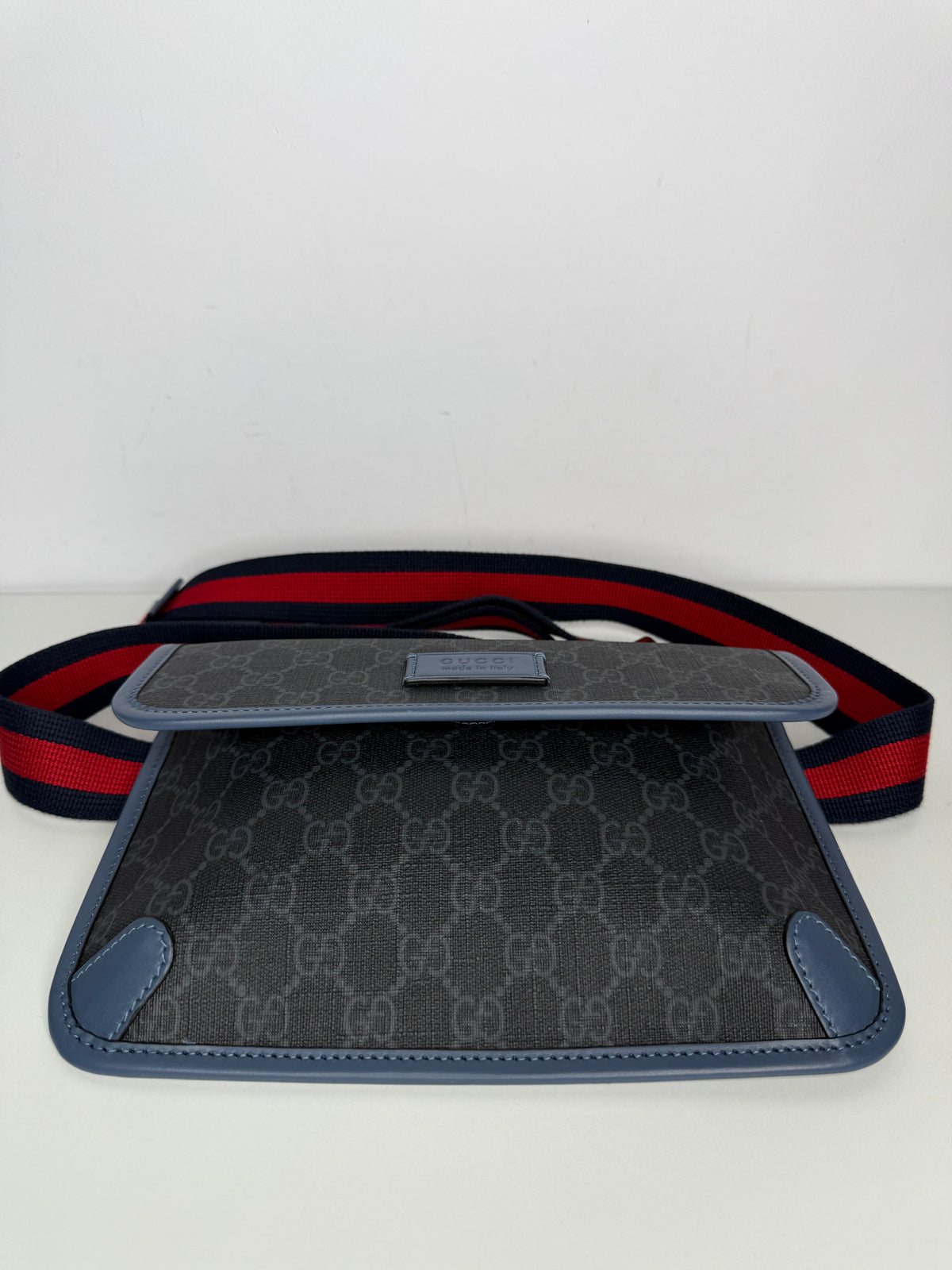 Gucci Men’s Black/Grey GG Supreme Monogram Web Slim Belt Bag