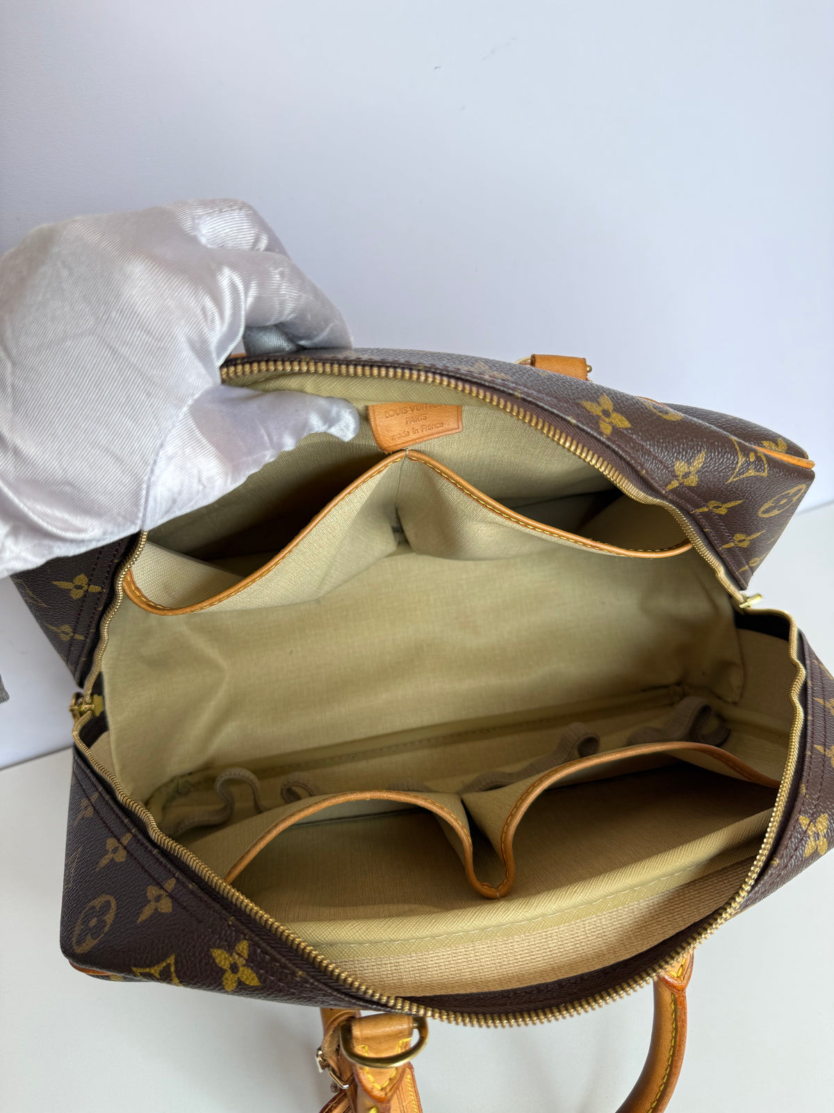 Louis Vuitton Deauville Monogram Canvas