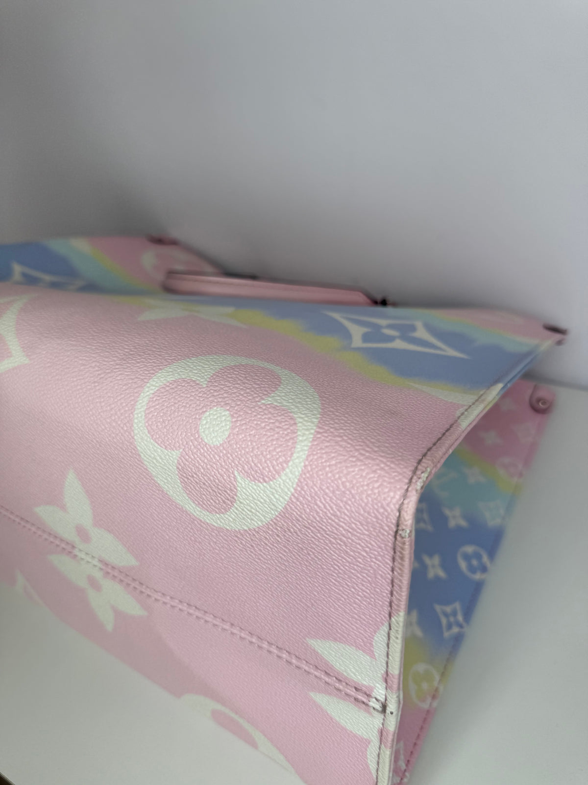 Louis Vuitton Limited Edition OnTheGo GM Tote Escale Monogram Giant Pastel