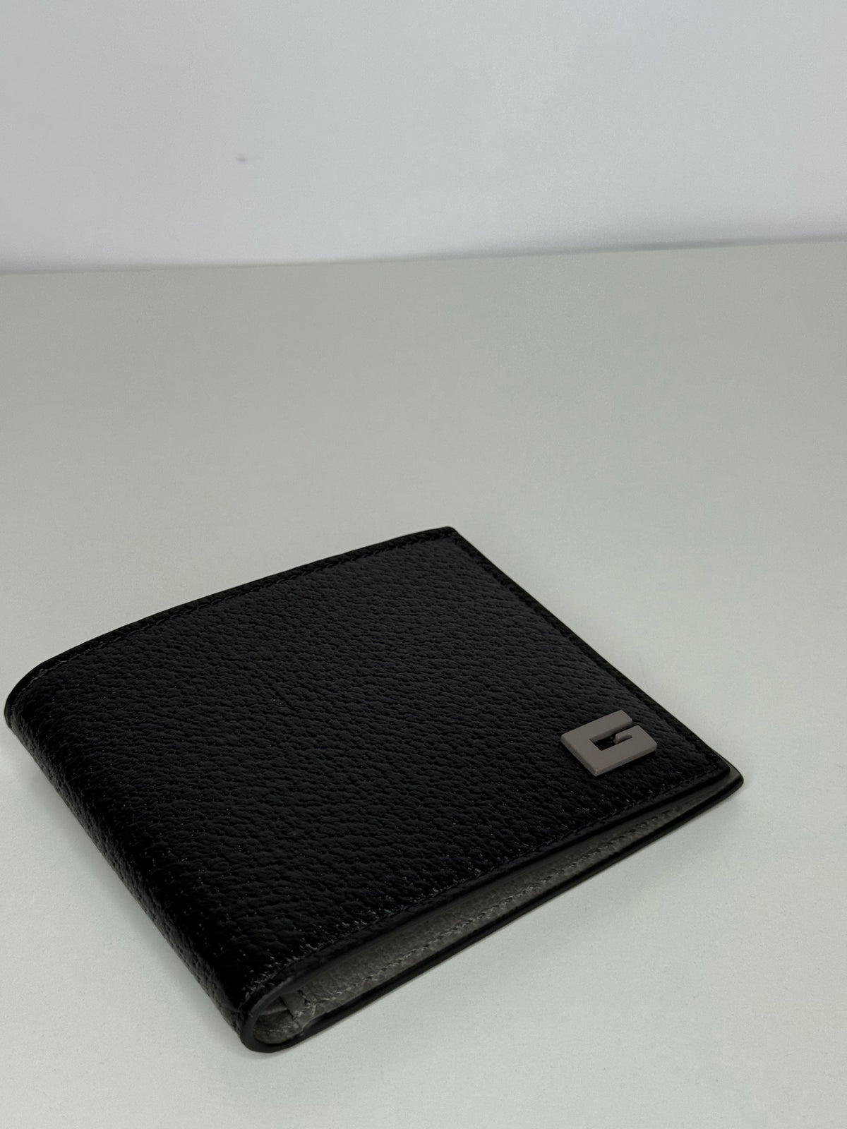 Gucci Men's G-detail Black Leather Wallet