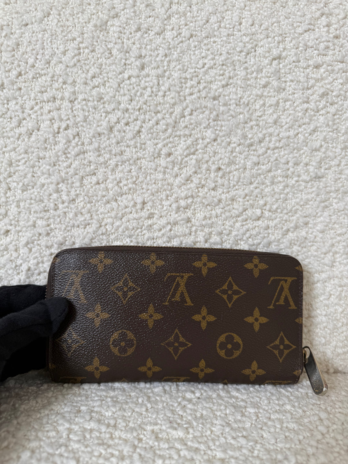 Louis Vuitton Monogram Canvas Zippy Wallet