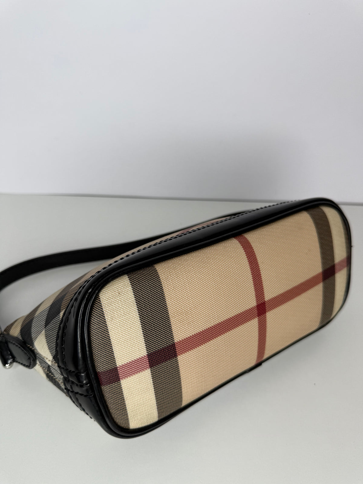 Burberry Nova Check Mini Boat Pochette Black Patent Leather (2)