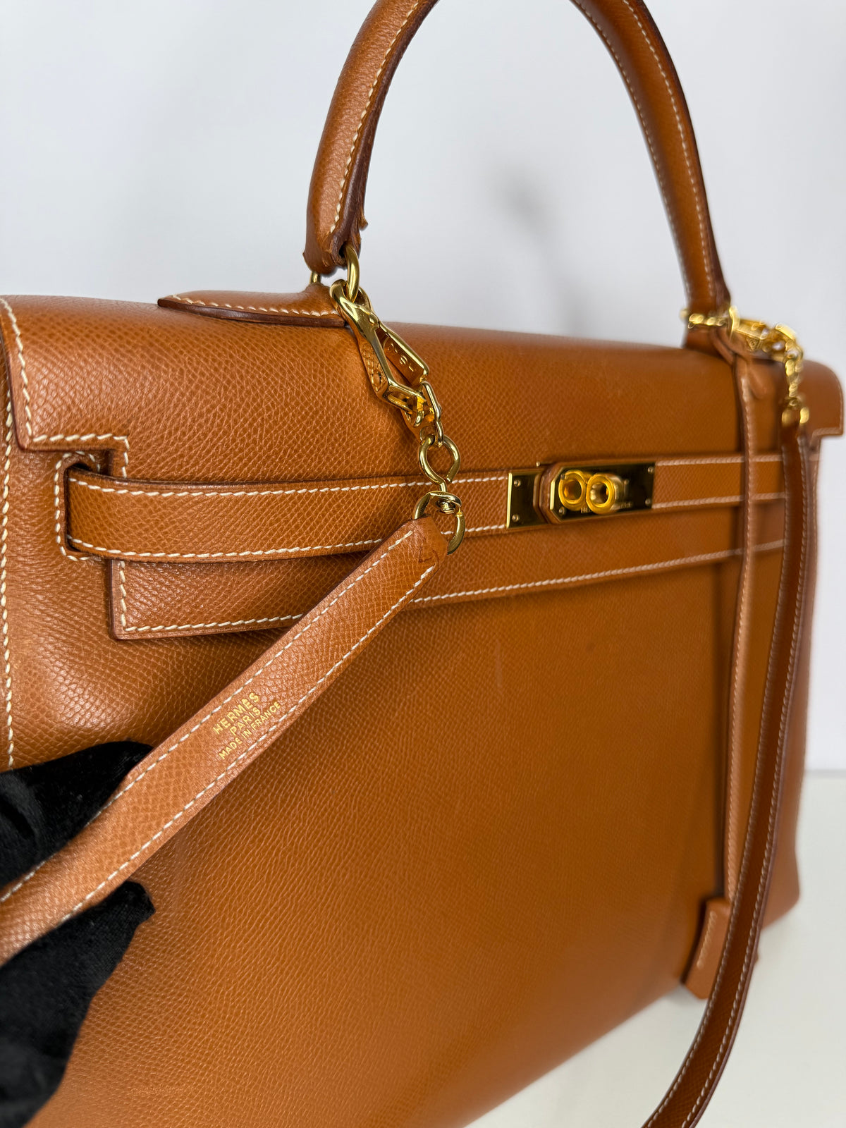 Hermès Kelly 35 Vintage Gold Courchevel Retourne Sellier Gold Hardware