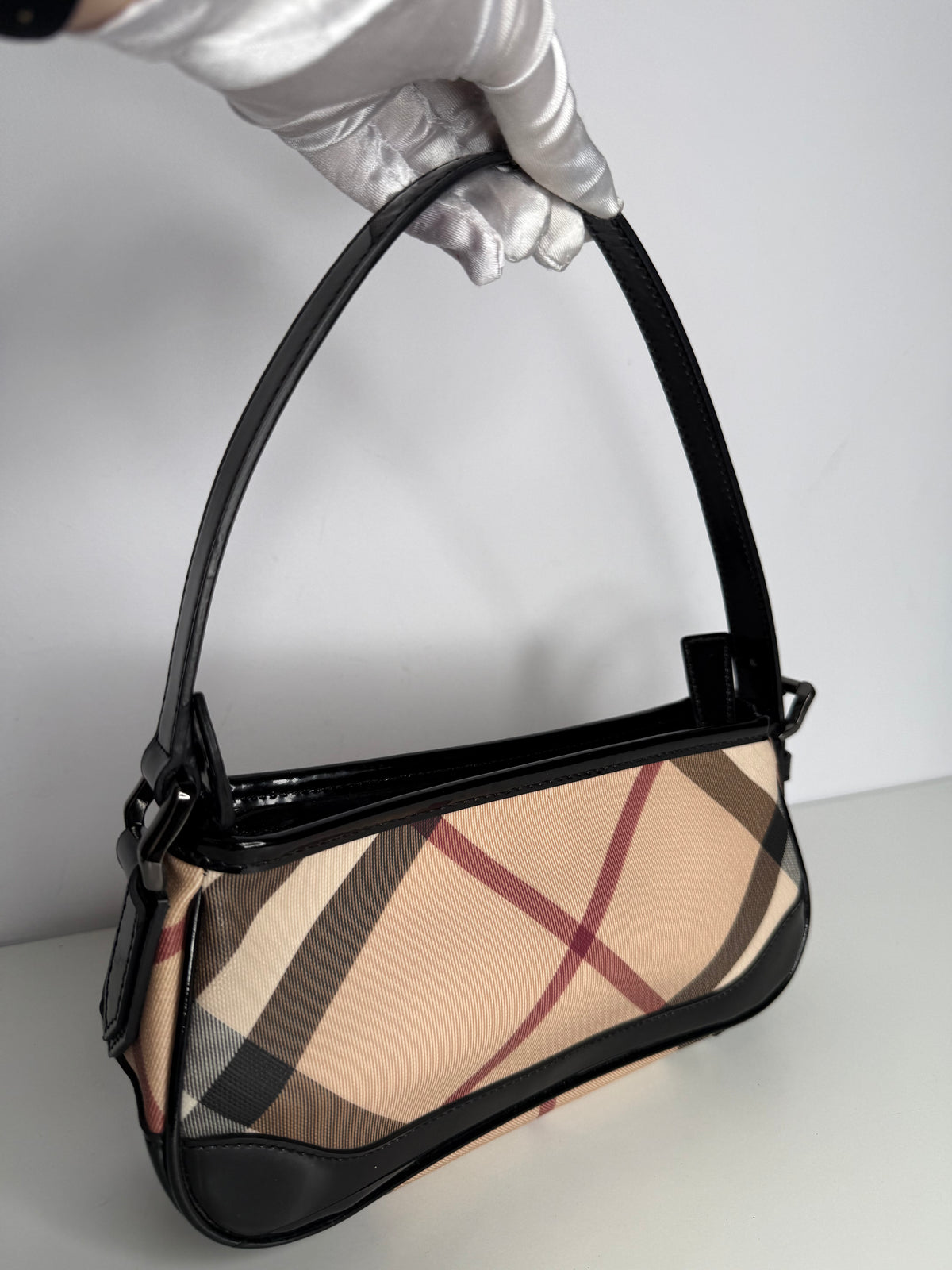 Burberry Nova Check Black Patent Leather Pochette (1)