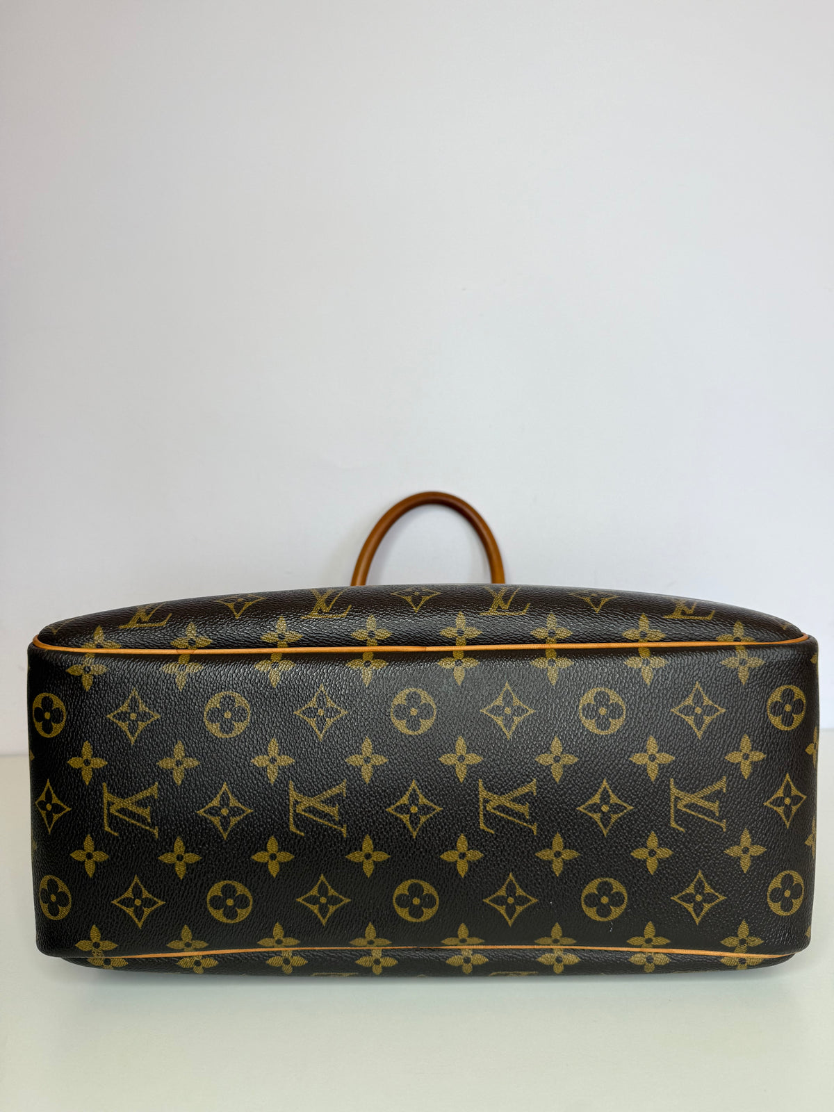 Louis Vuitton Deauville Monogram Canvas