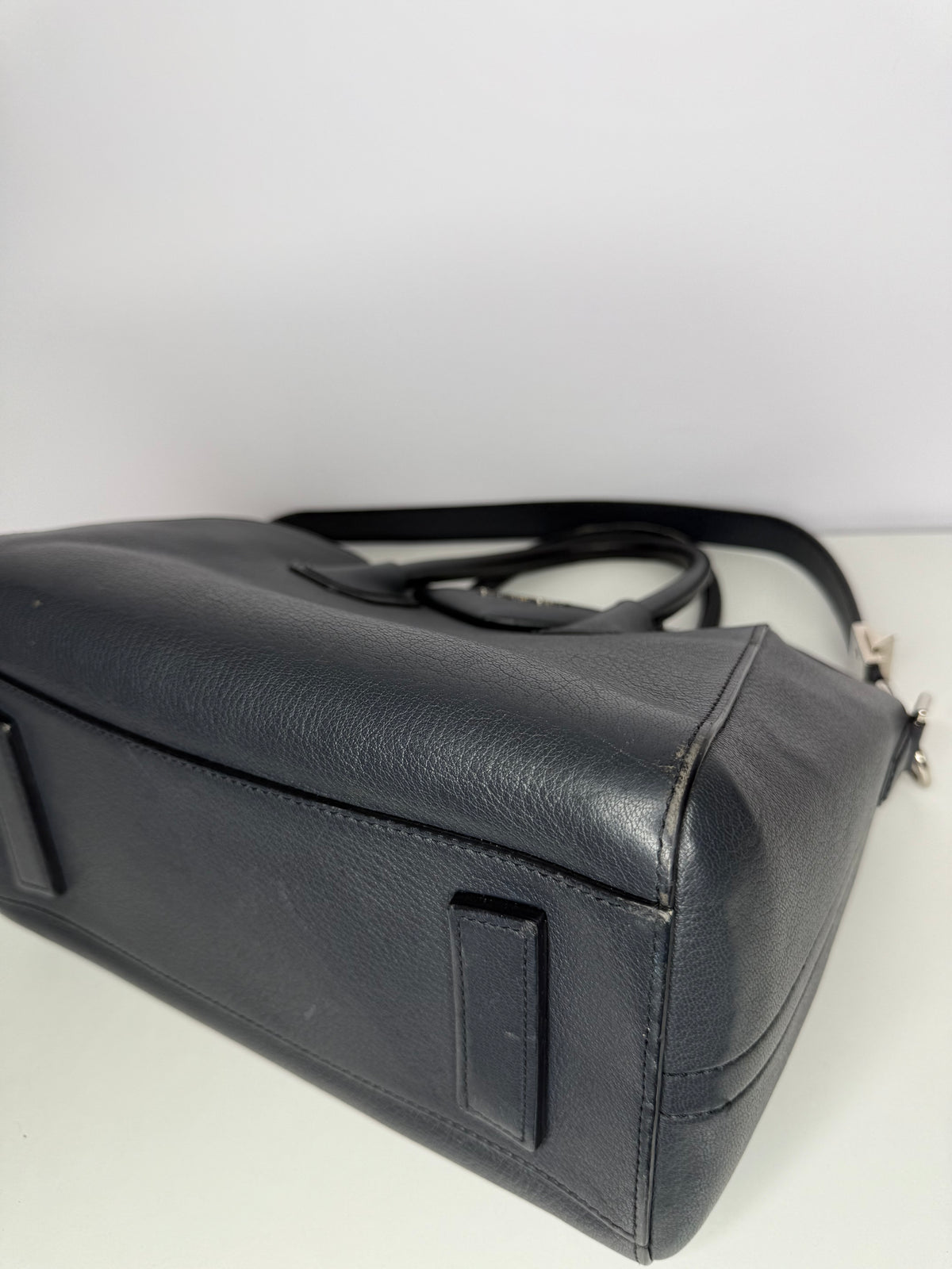 Givenchy Sugar Goatskin Small Antigona Night Blue Bag