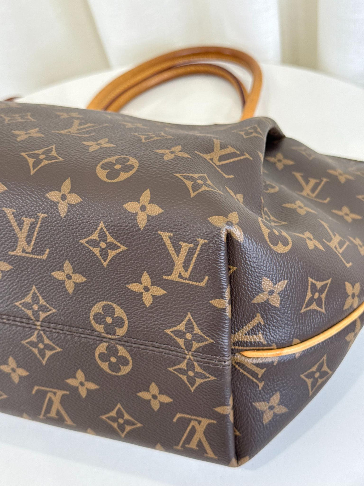 Louis Vuitton Turenne MM Monogram Canvas