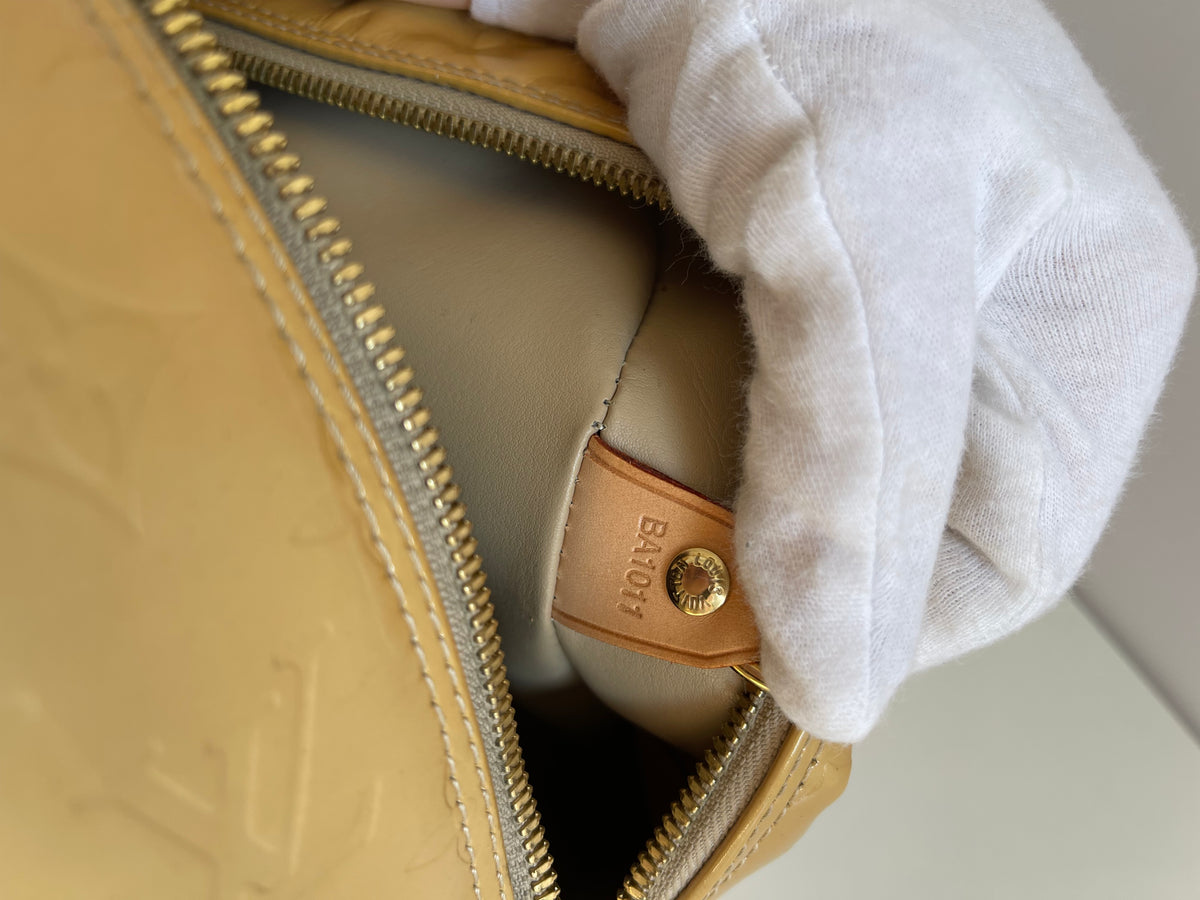 Louis Vuitton Monogram Vernis Tompkins Square Hand Bag