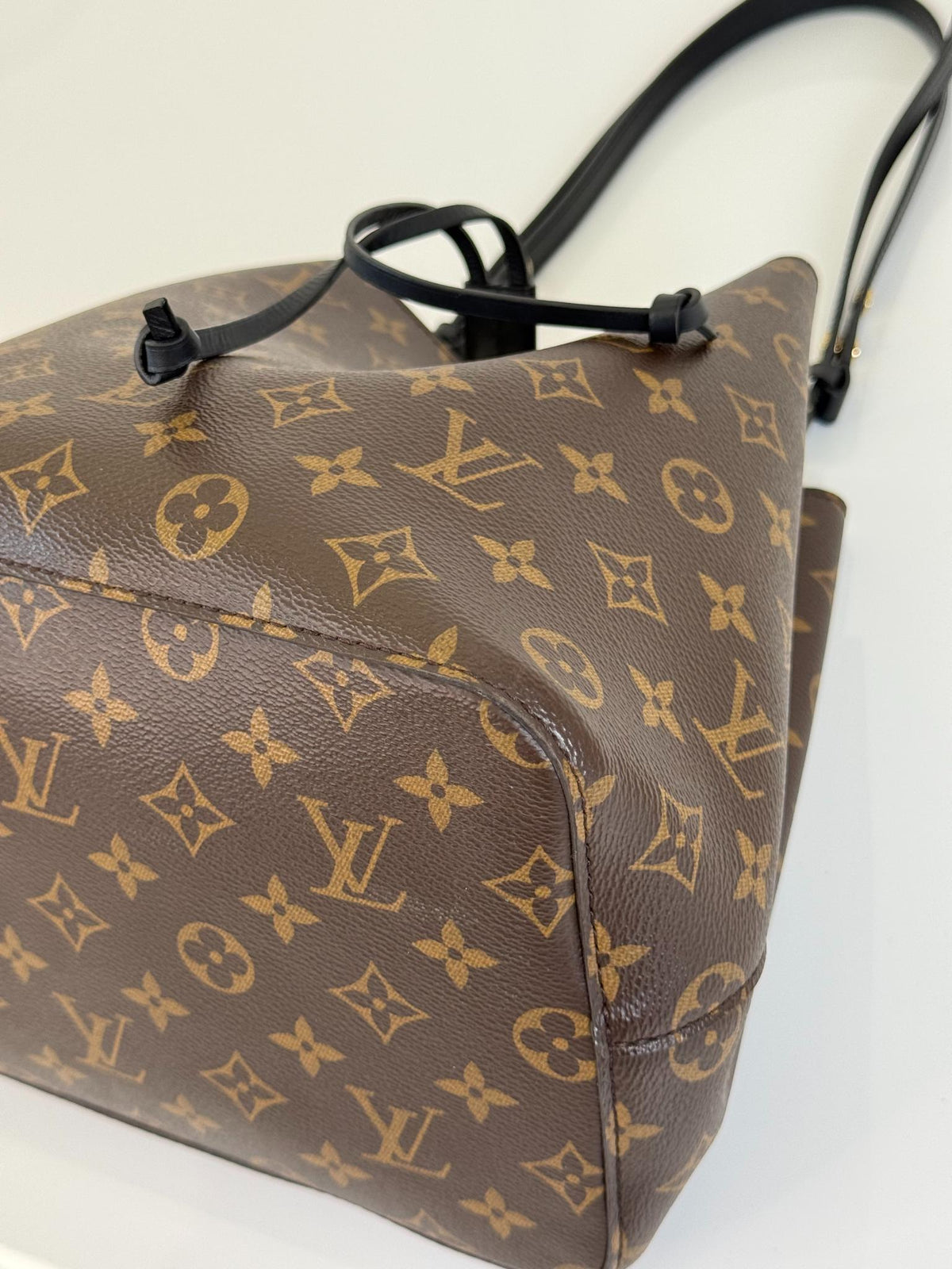 Louis Vuitton NéoNoé MM Bucket Bag Monogram Canvas