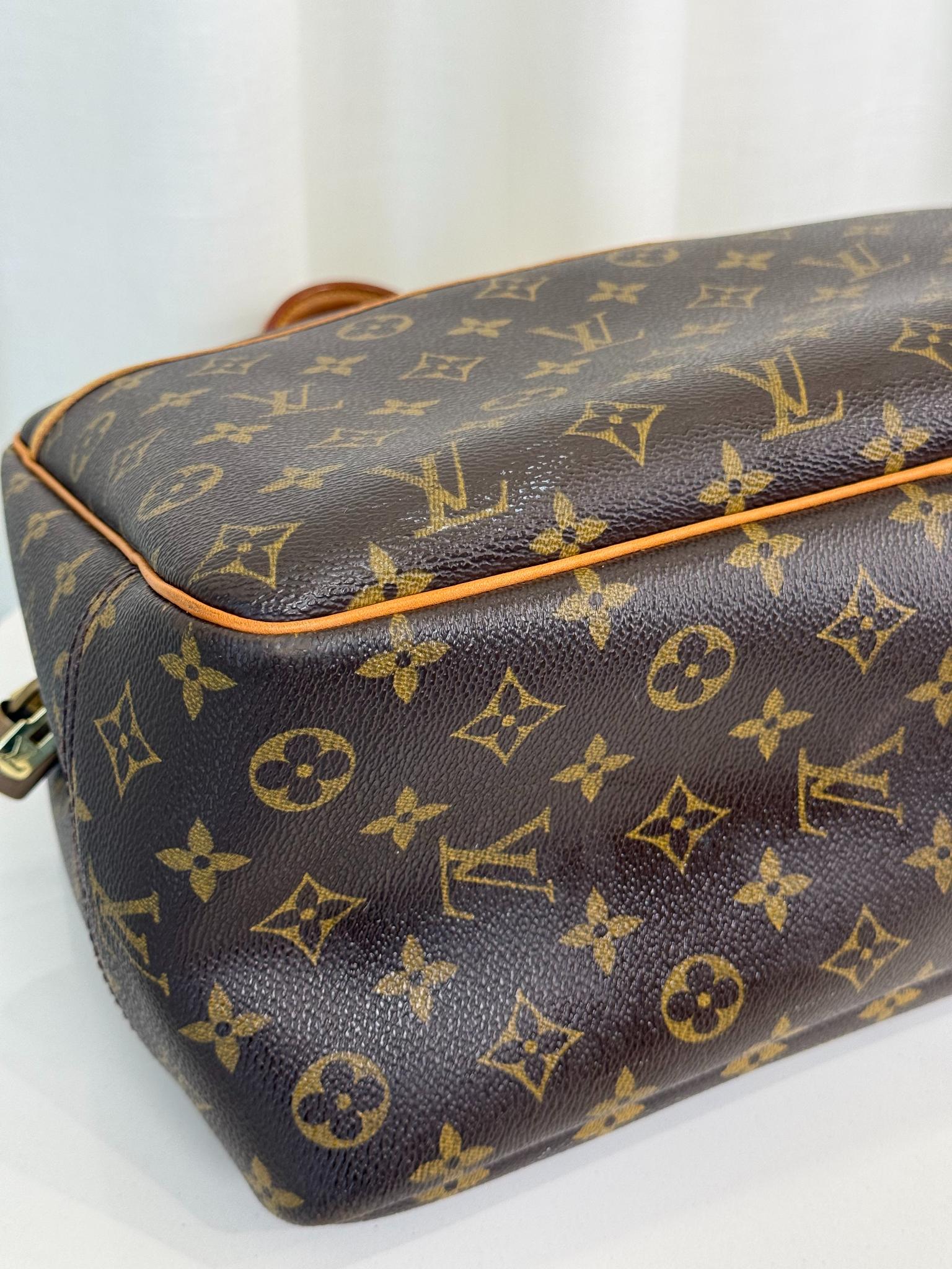 Louis Vuitton Deauville Monogram Canvas