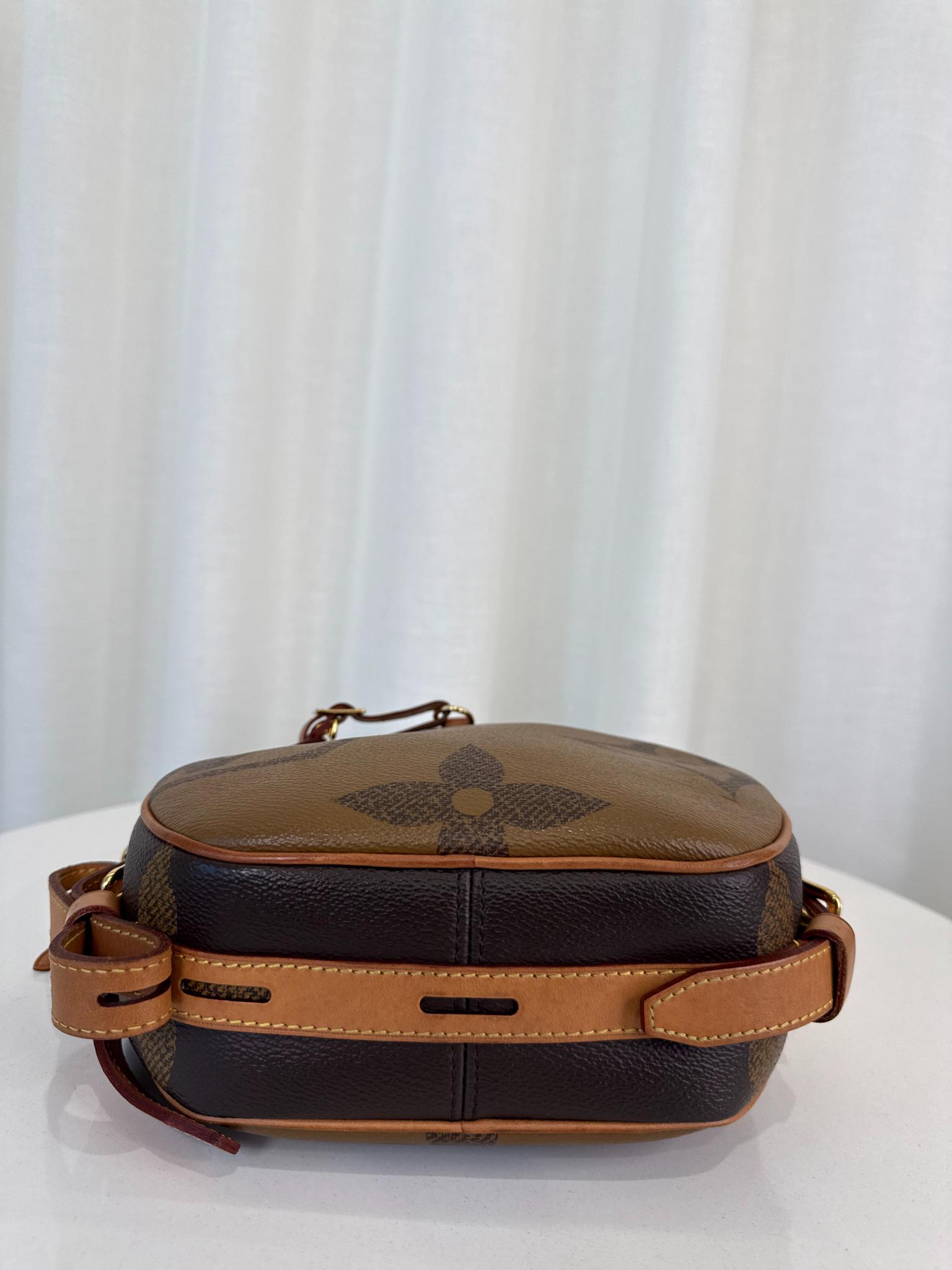 Louis Vuitton Boite Chapeau Souple Monogram Giant Reverse Brown