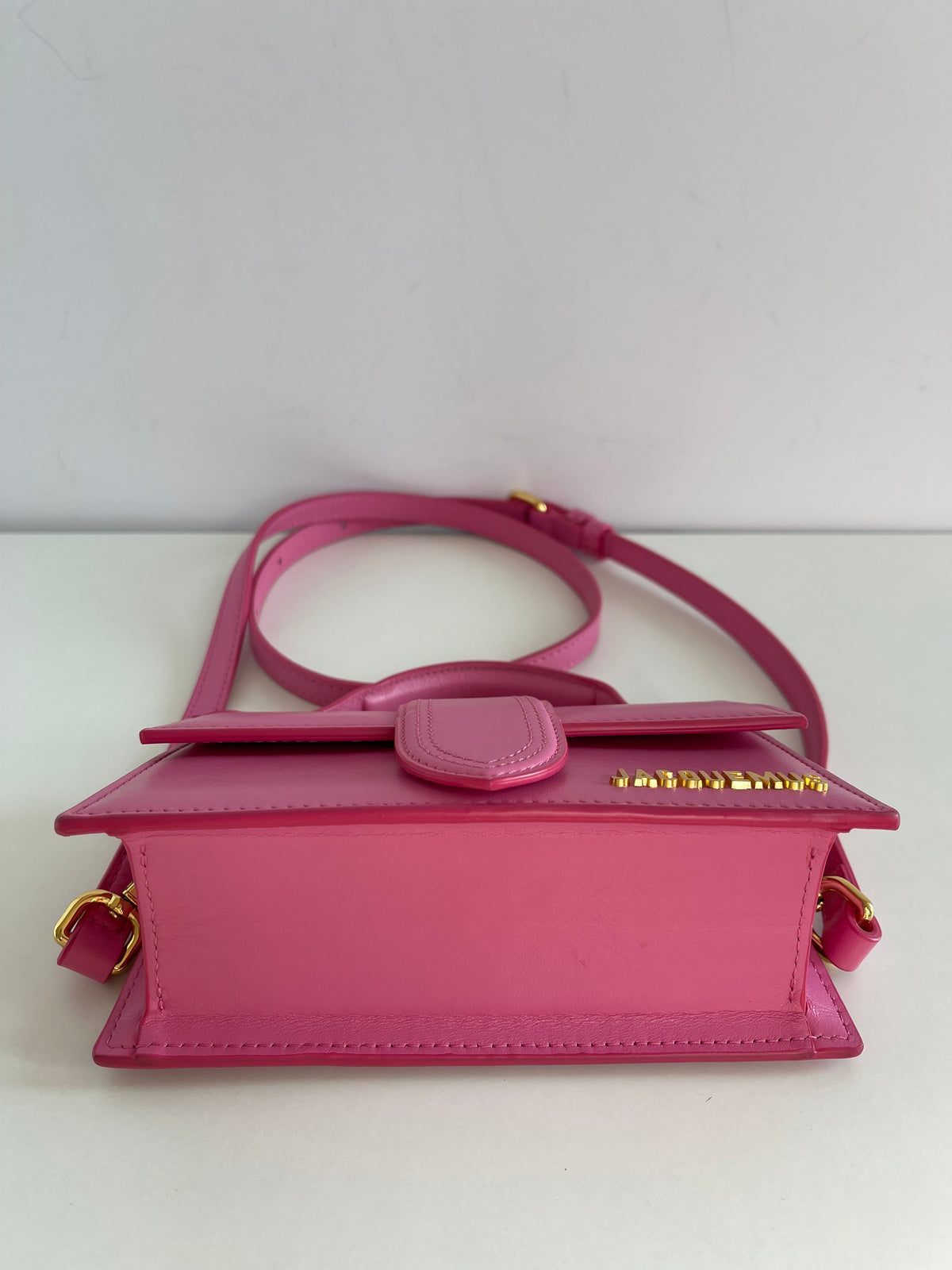 Jacquemus Le Bambino Leather Crossbody Bag In Neon Pink