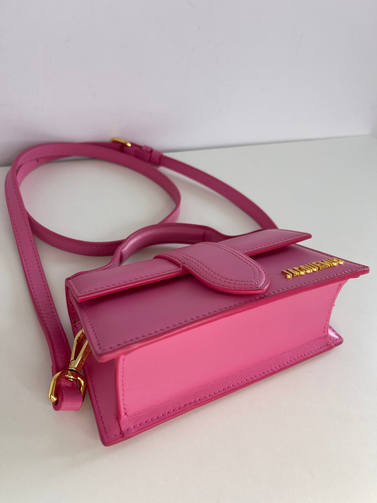 Jacquemus Le Bambino Leather Crossbody Bag In Neon Pink