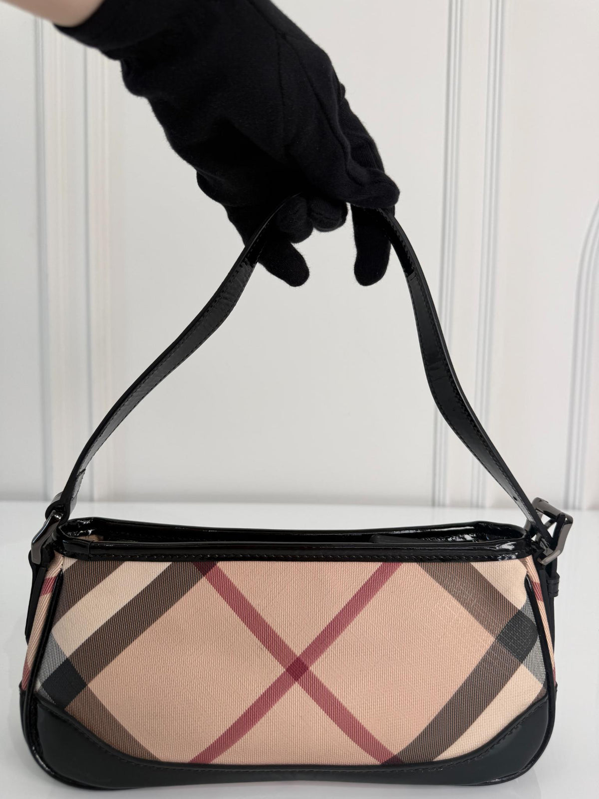 Burberry Nova Check Black Patent Leather Pochette (1)
