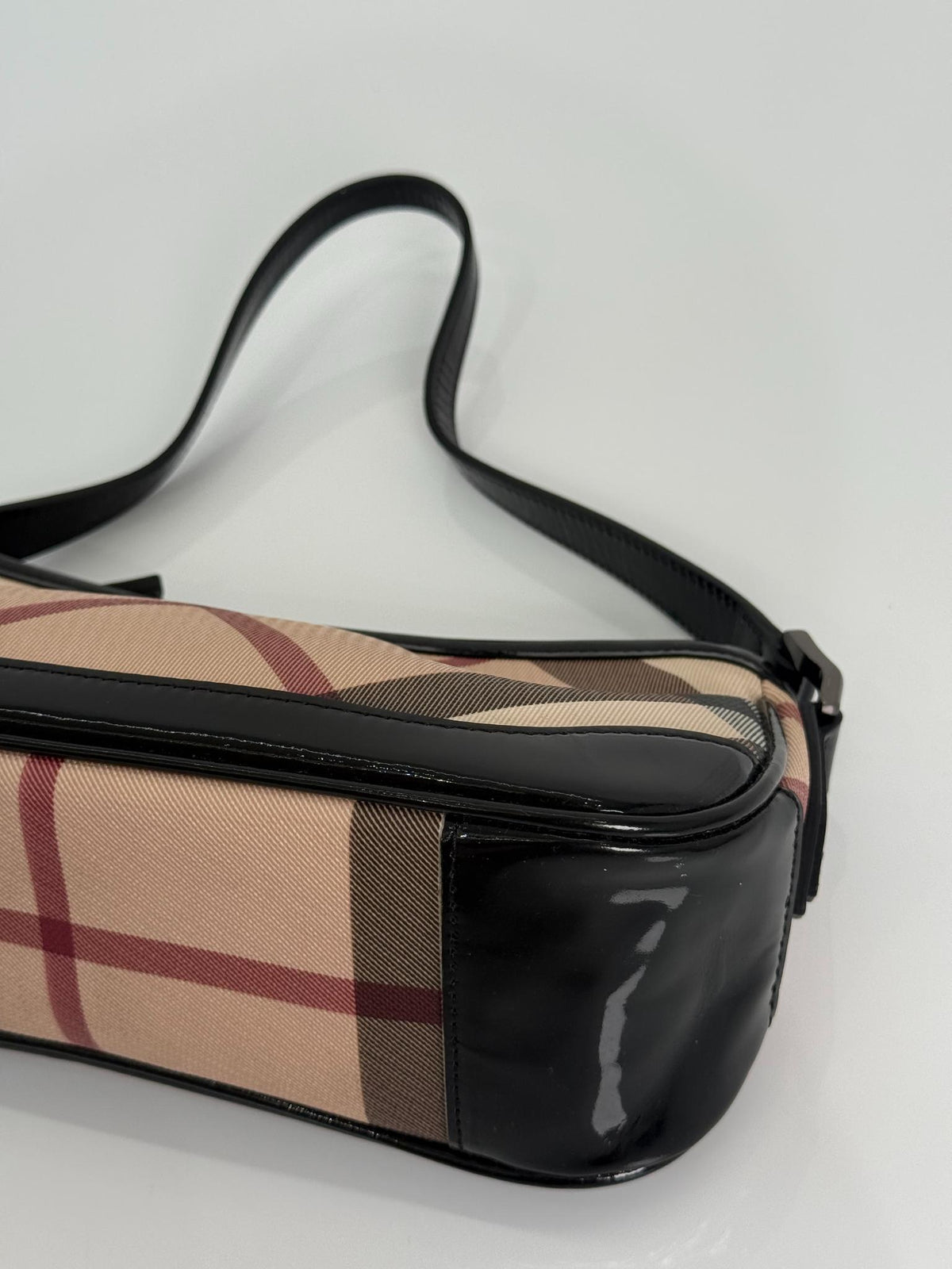 Burberry Nova Check Black Patent Leather Pochette (1)