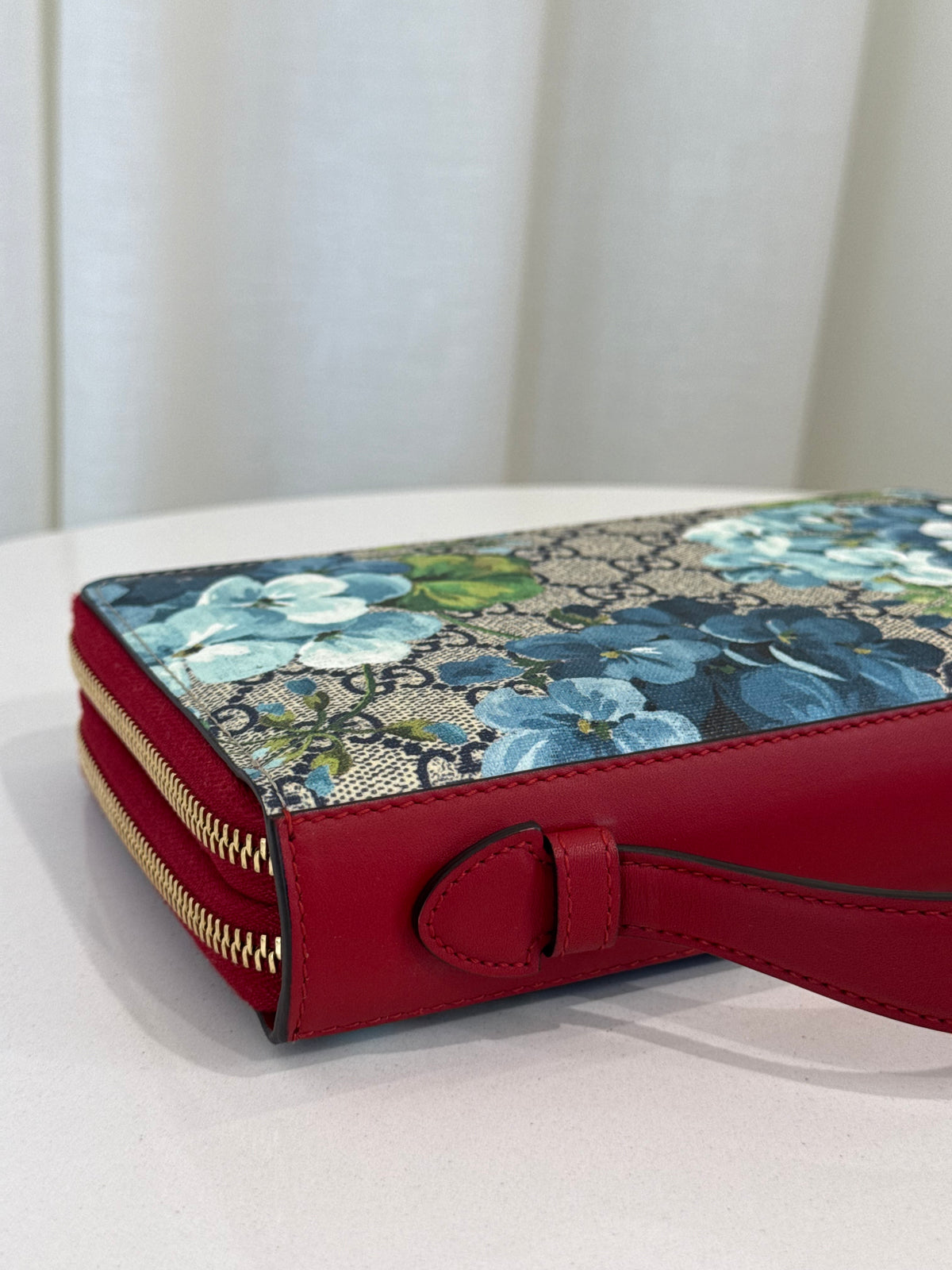 Gucci GG Supreme Blooms Zip Around Organizer