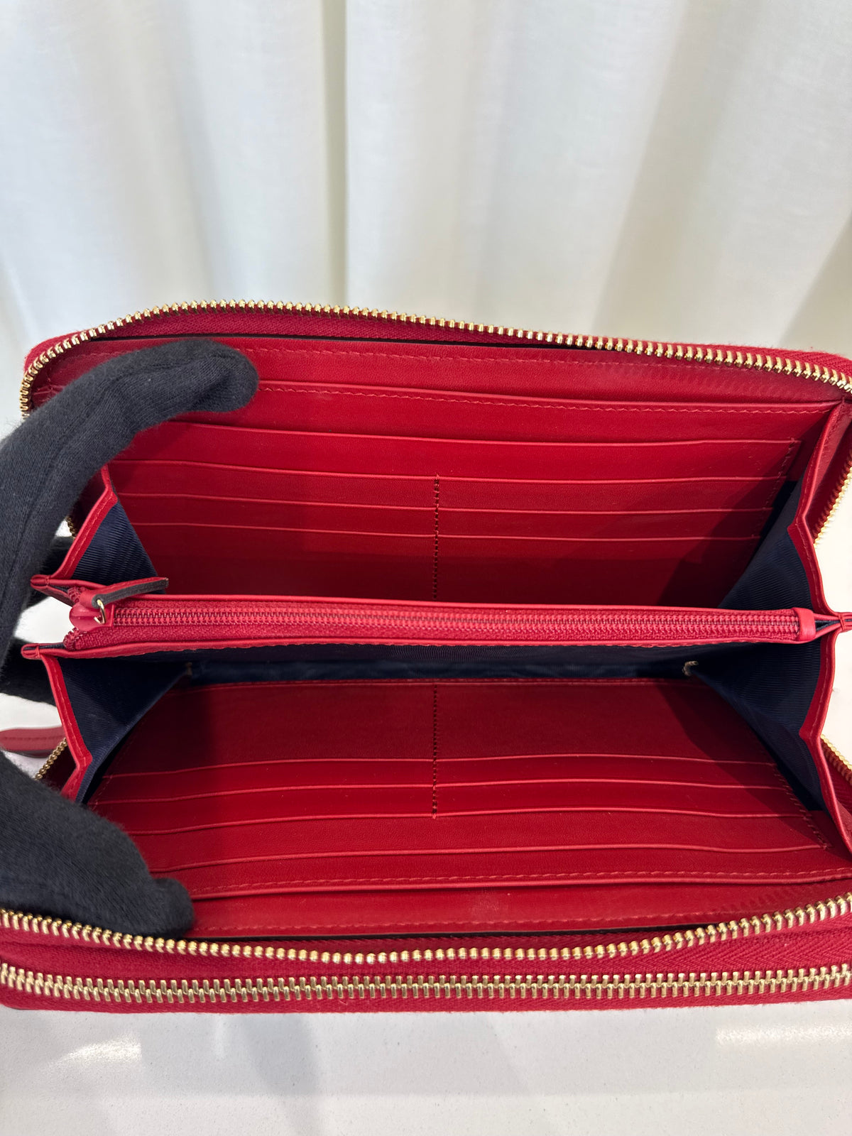 Gucci GG Supreme Blooms Zip Around Organizer