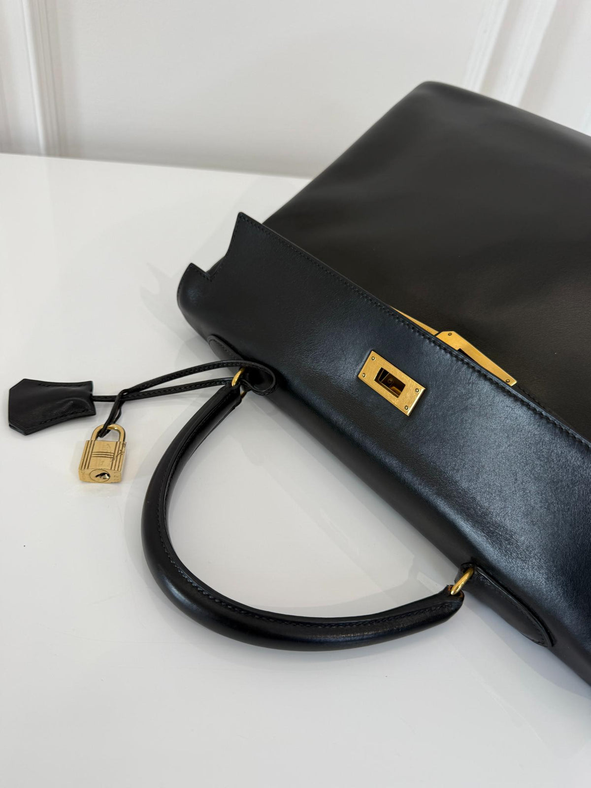 Hermès Kelly 35 Retourne Black Box Leather GHW