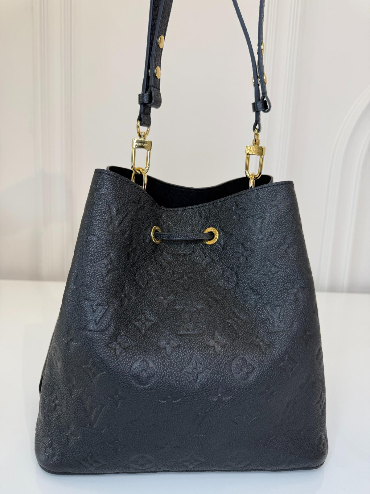Louis Vuitton NéoNoé MM Black Monogram Empreinte Leather