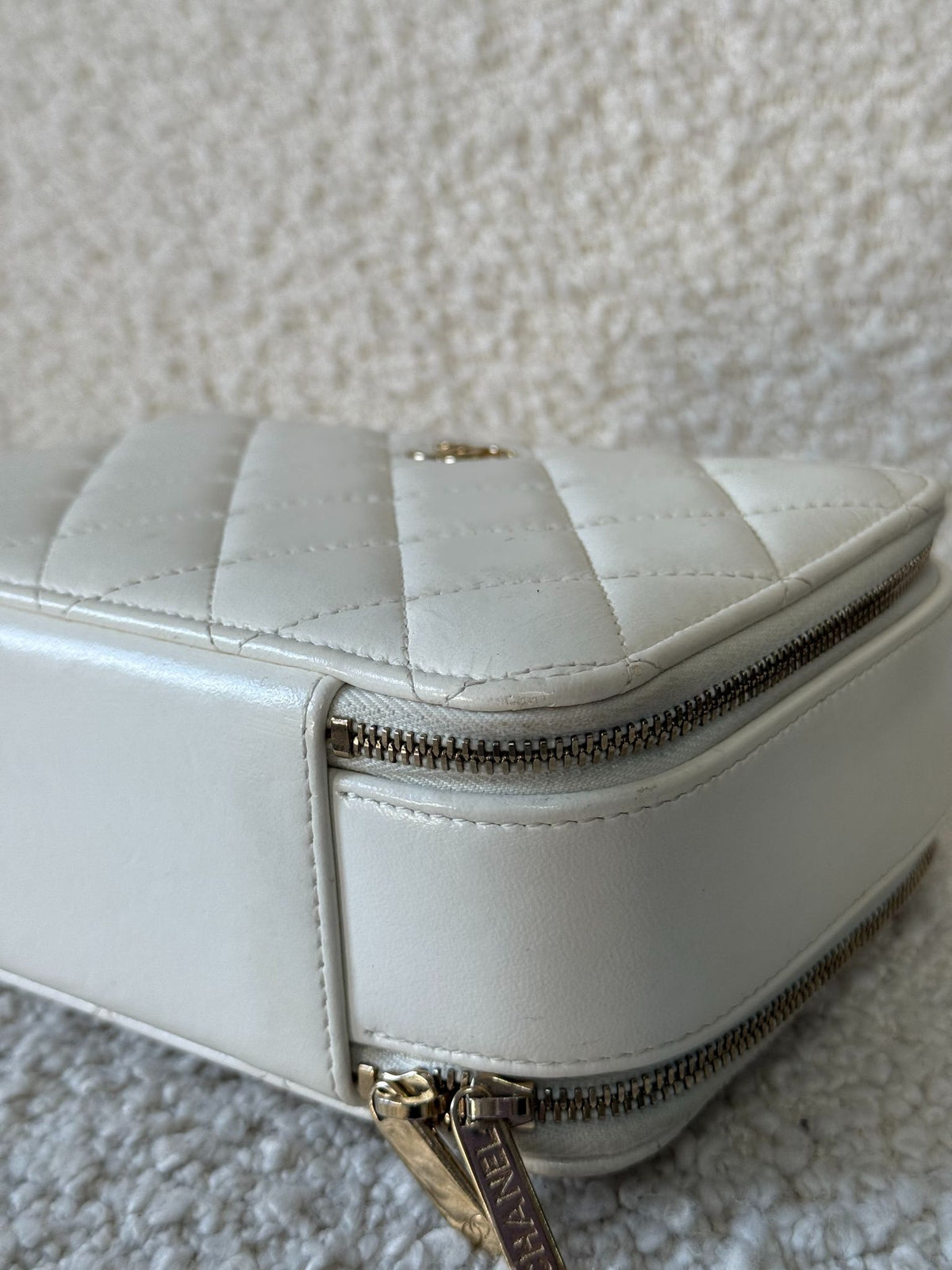 Chanel White Glazed Calfskin Double Zip CC Vanity Case