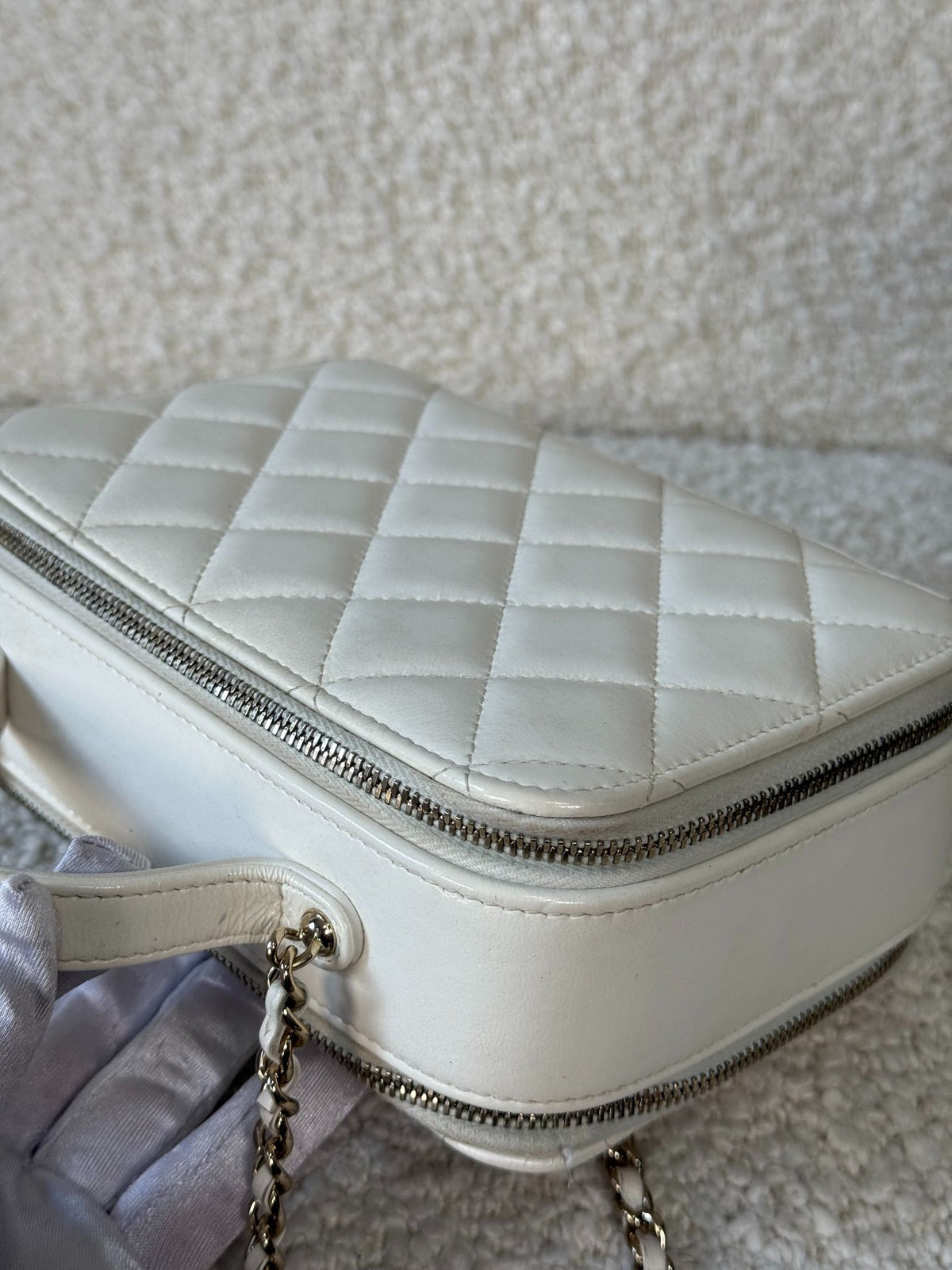 Chanel White Glazed Calfskin Double Zip CC Vanity Case